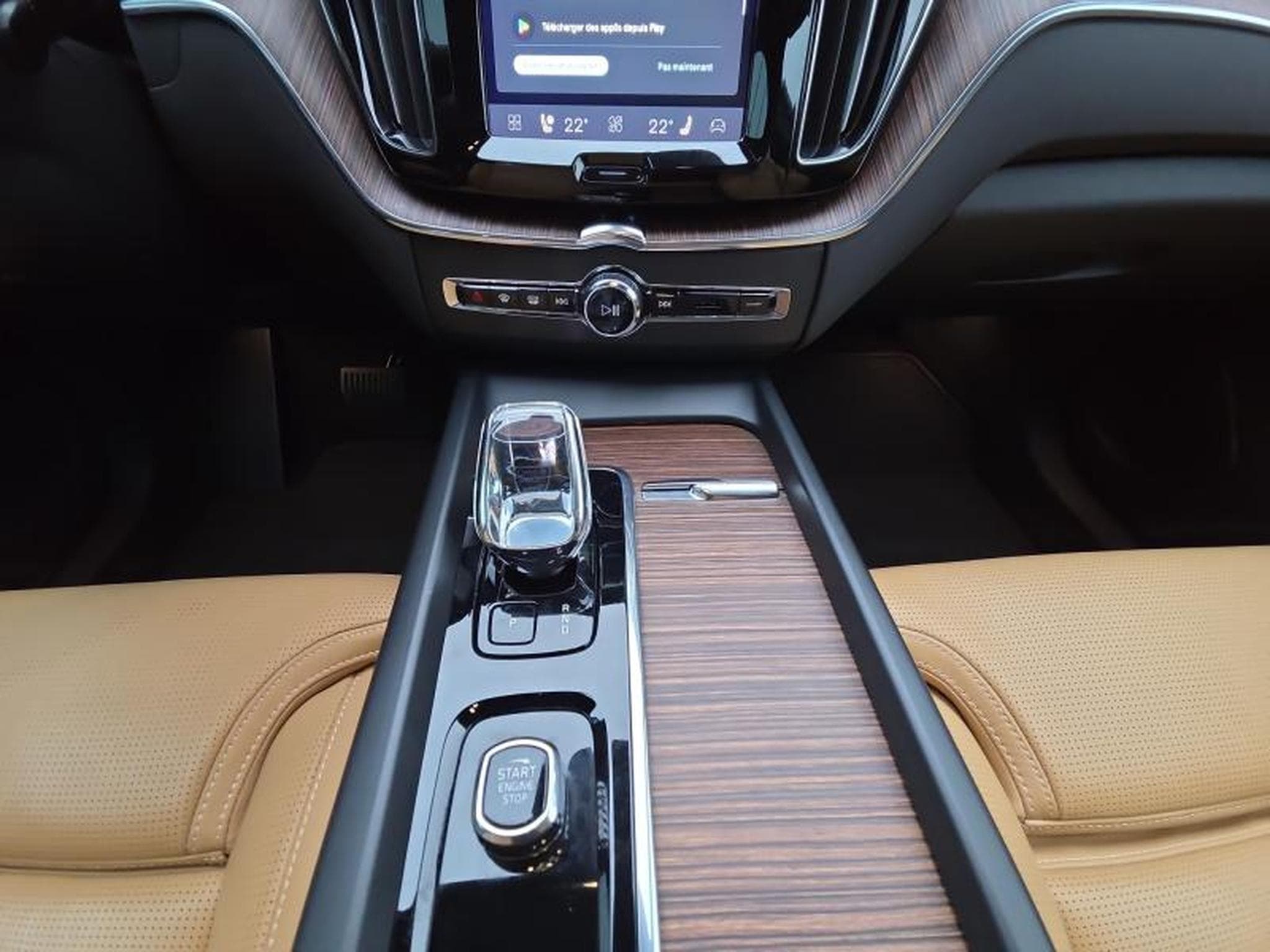 Volvo XC60 B4 Plus Dark / Essence (2022) - Photo 11