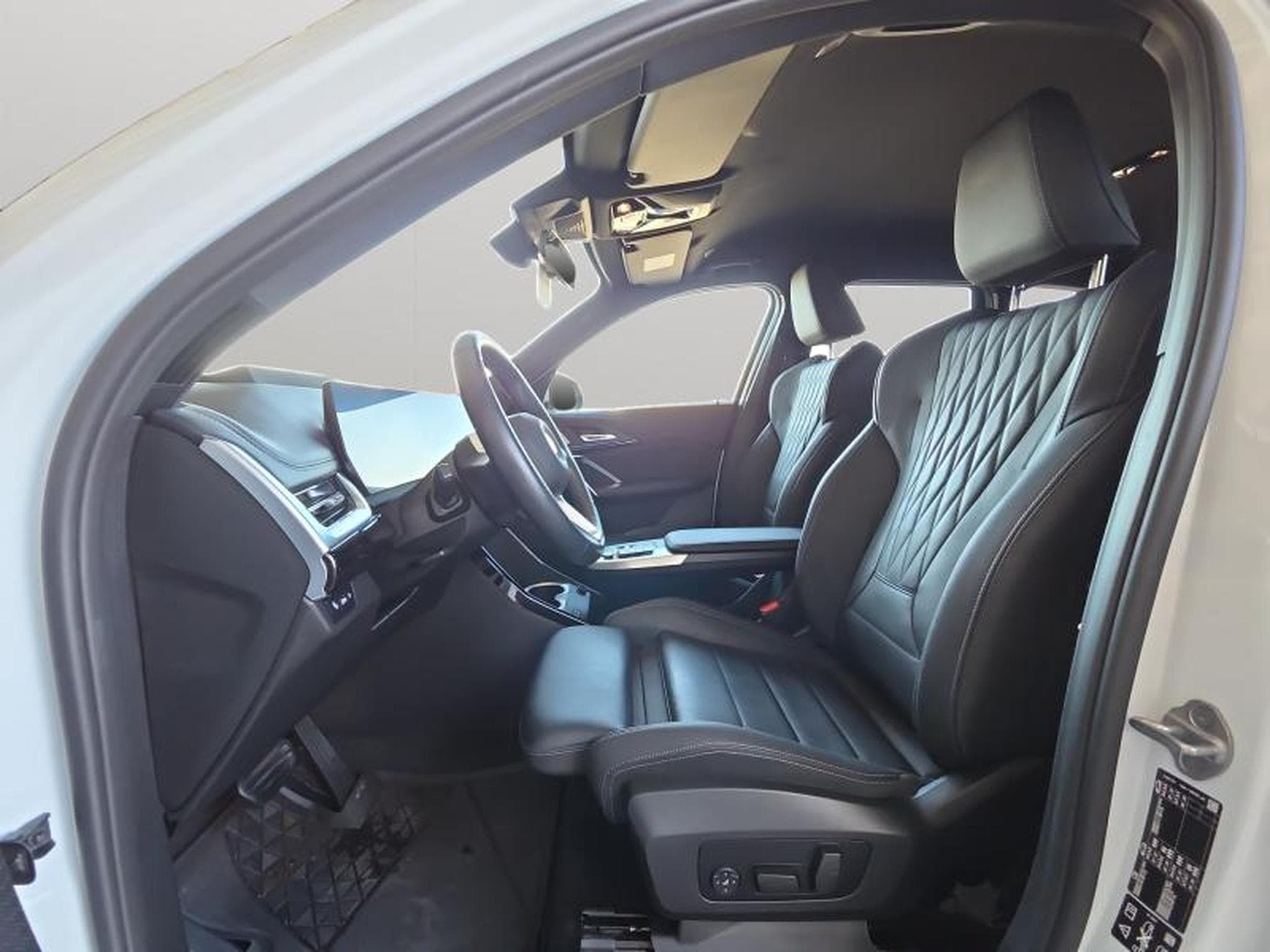 BMW X1 xDrive 23i PACK M/ Essence (2023) - Photo 9
