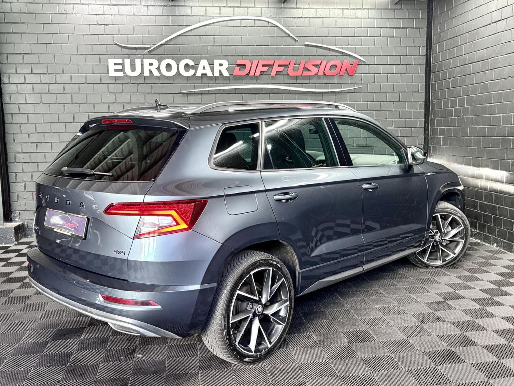 Skoda Karoq Sportline 2.0 TSI 190 CV 4x4 DSG7 *CAM* HAYON * ACC * (2021) - Photo 6