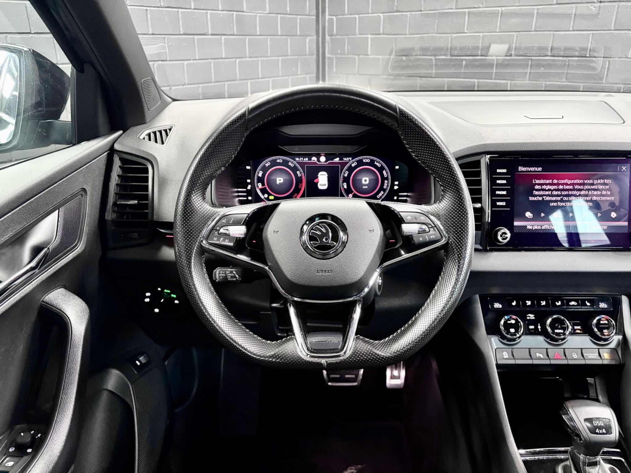 Skoda Karoq Sportline 2.0 TSI 190 CV 4x4 DSG7 *CAM* HAYON * ACC * (2021) - Photo 10