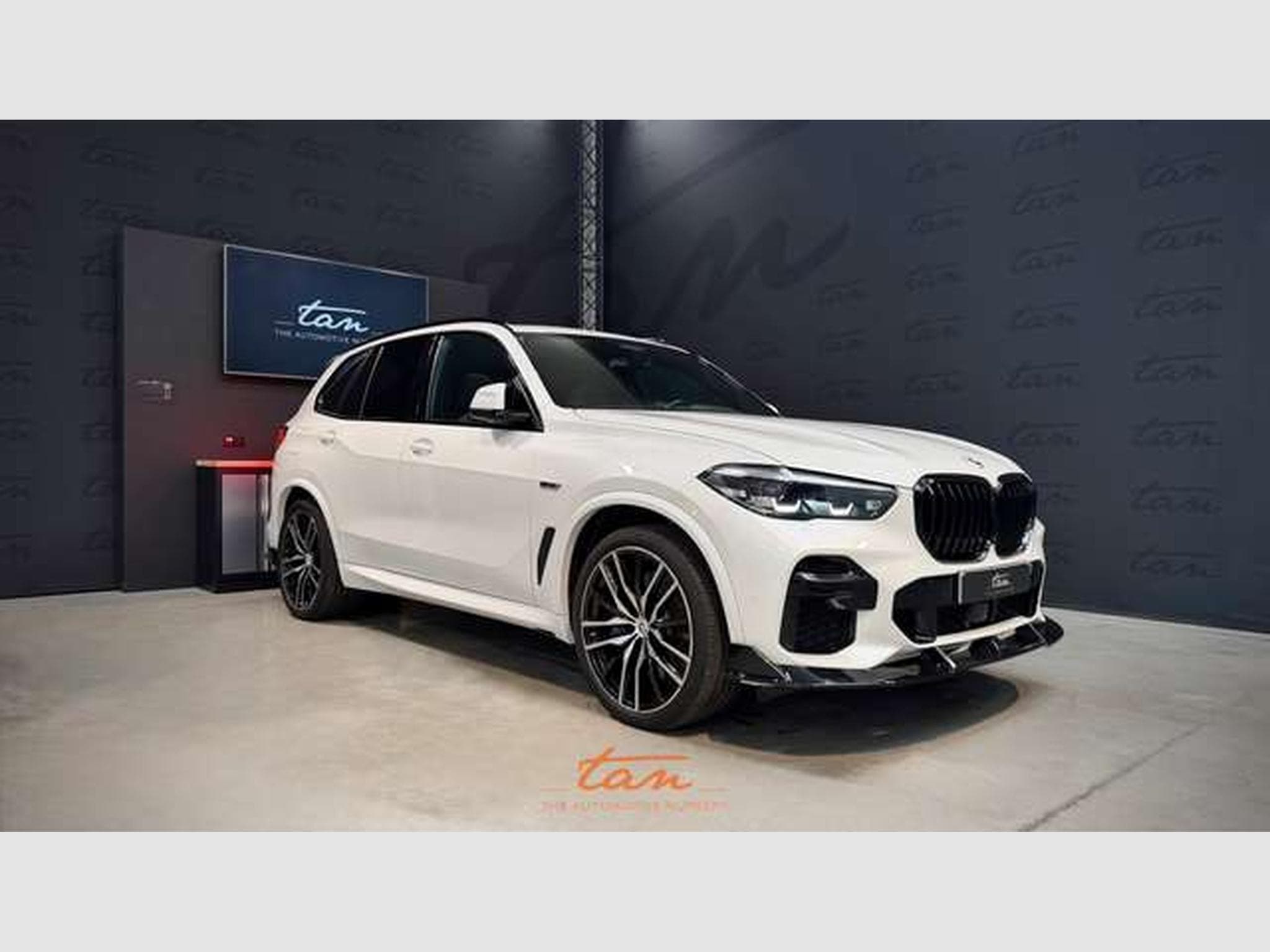 BMW X5 45e xDrive 3.0AS Pack M Sport Full Options + attache remorqu (2023) - Photo 1