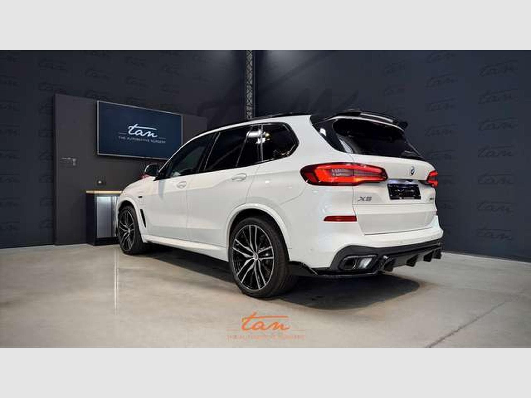 BMW X5 45e xDrive 3.0AS Pack M Sport Full Options + attache remorqu (2023) - Photo 5