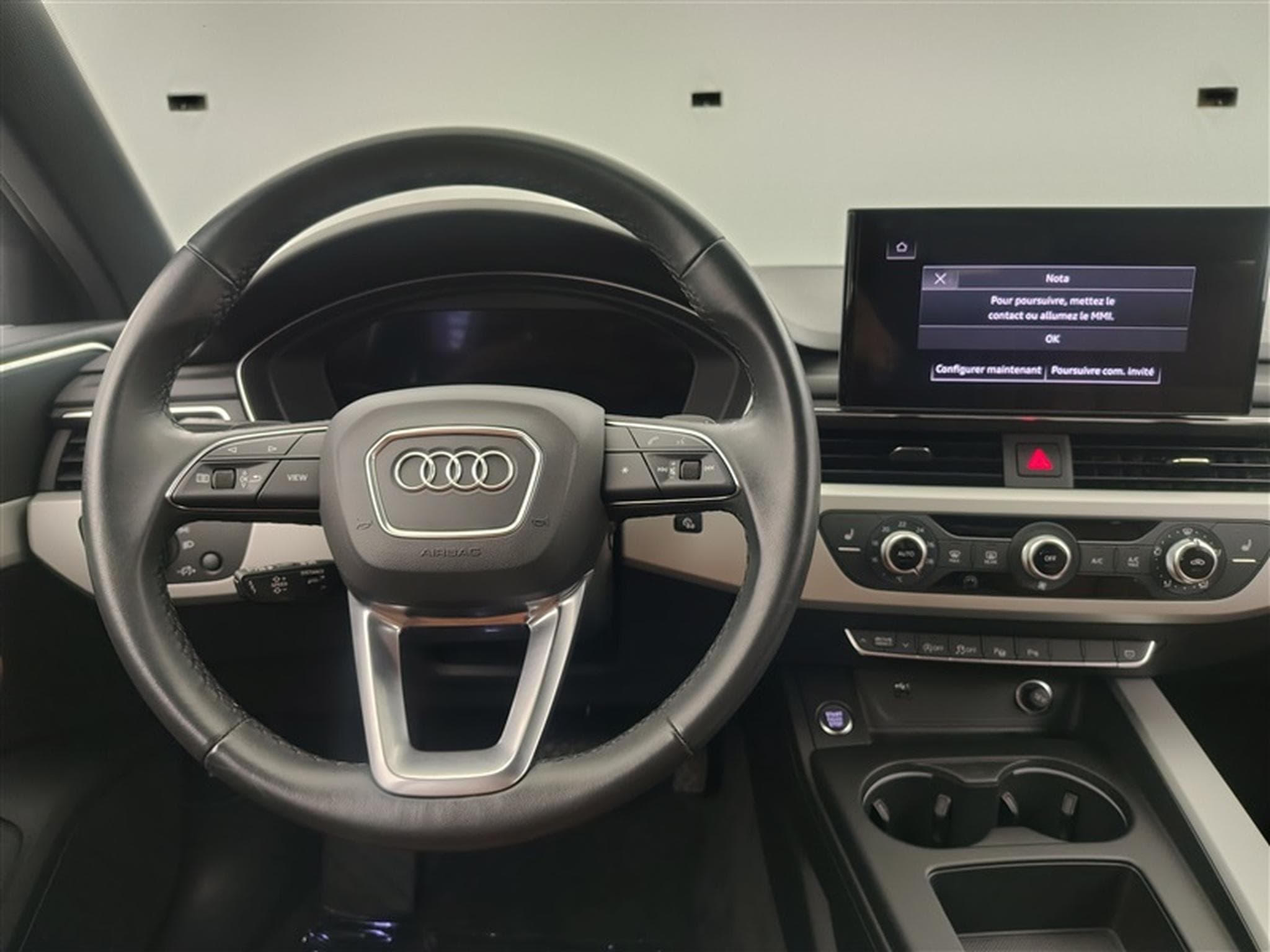 Audi A4 35 TFSi S-Line S tronic PANO/CARPLAY/CAM/Sieges Ch (2023) - Photo 8