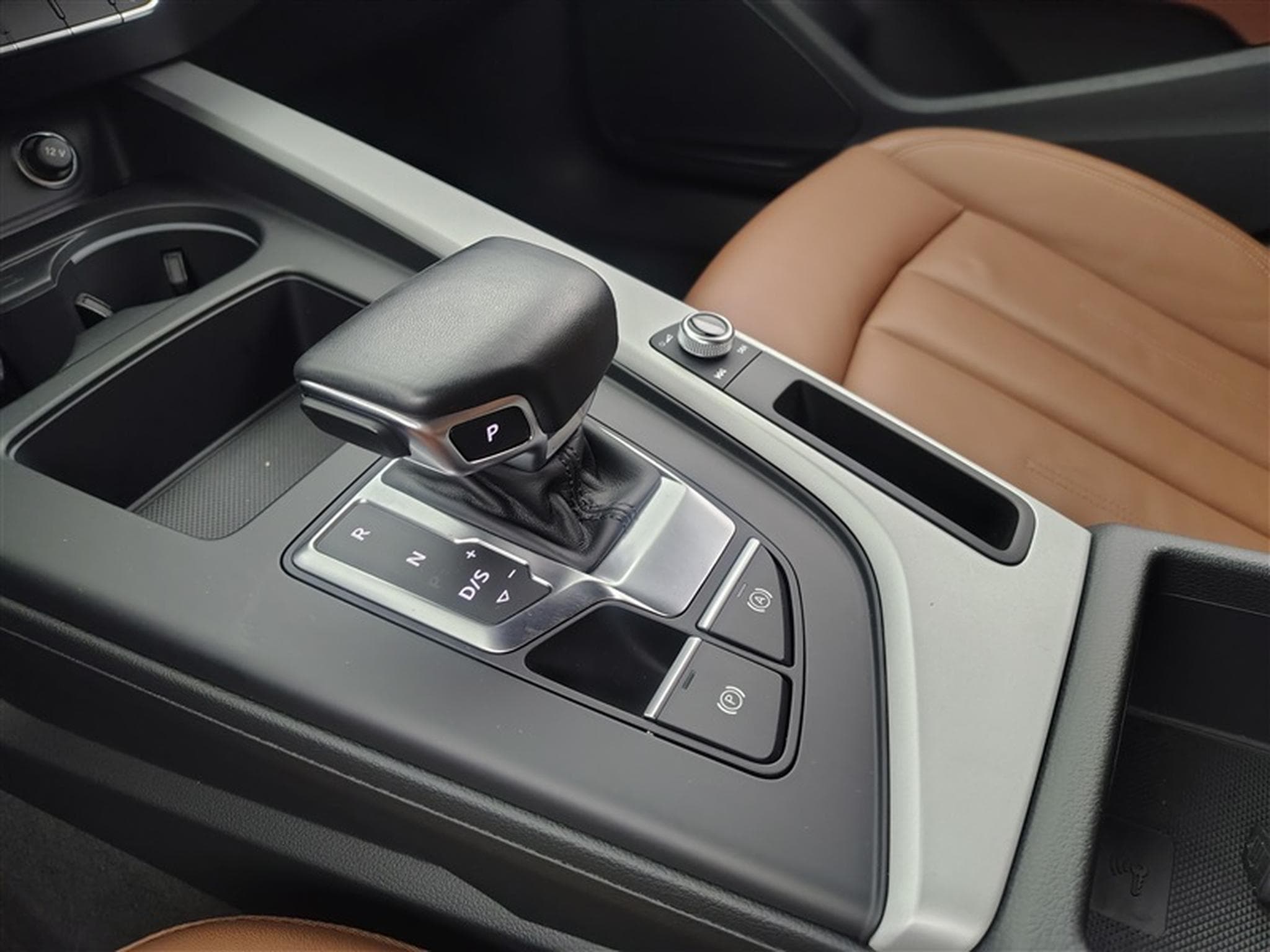 Audi A4 35 TFSi S-Line S tronic PANO/CARPLAY/CAM/Sieges Ch (2023) - Photo 11