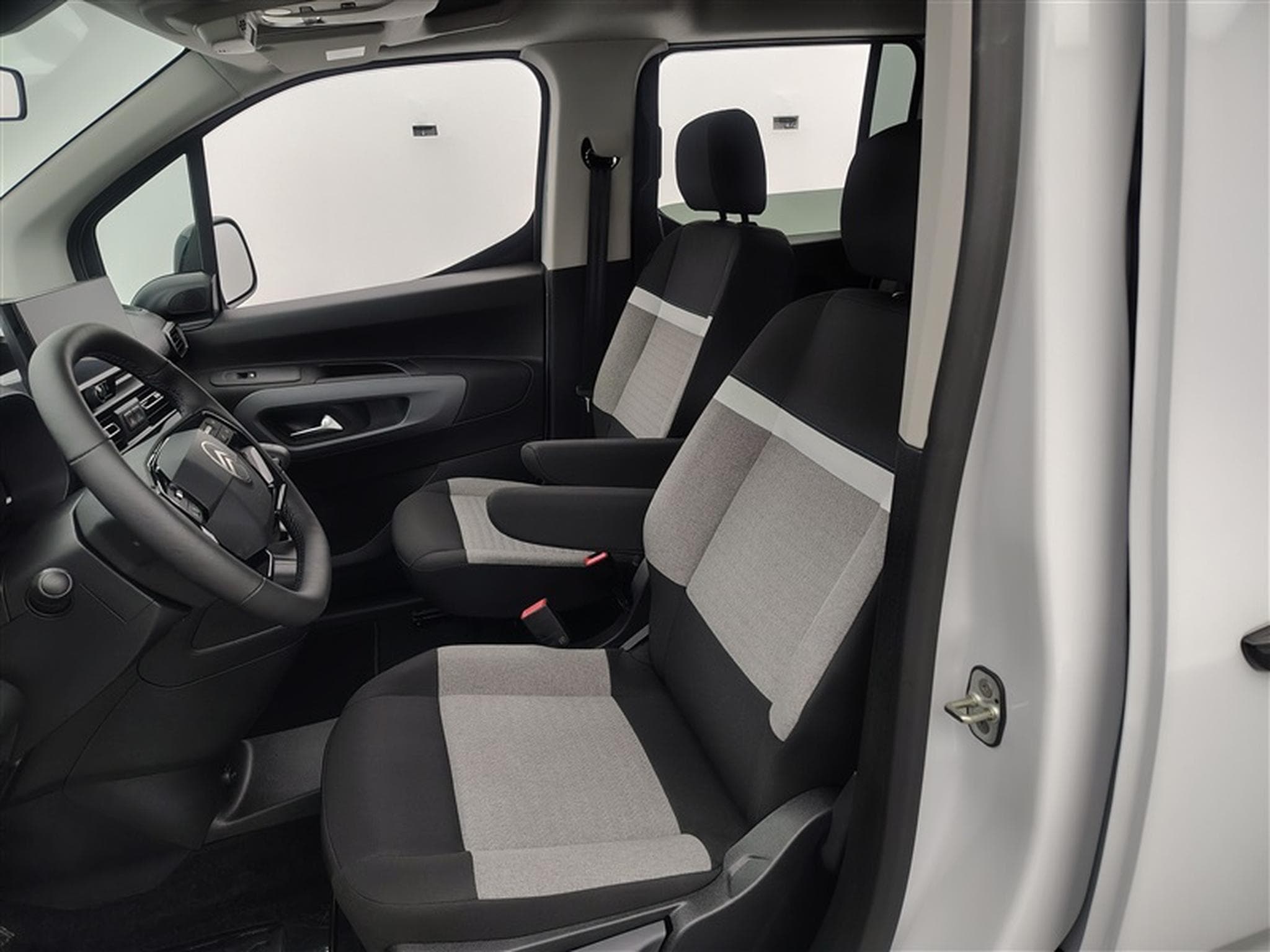 Citroen Berlingo 1.5 HDi Multispace CARPLAY / FULL LED / CAMERA / JA 16" (2026) - Photo 7
