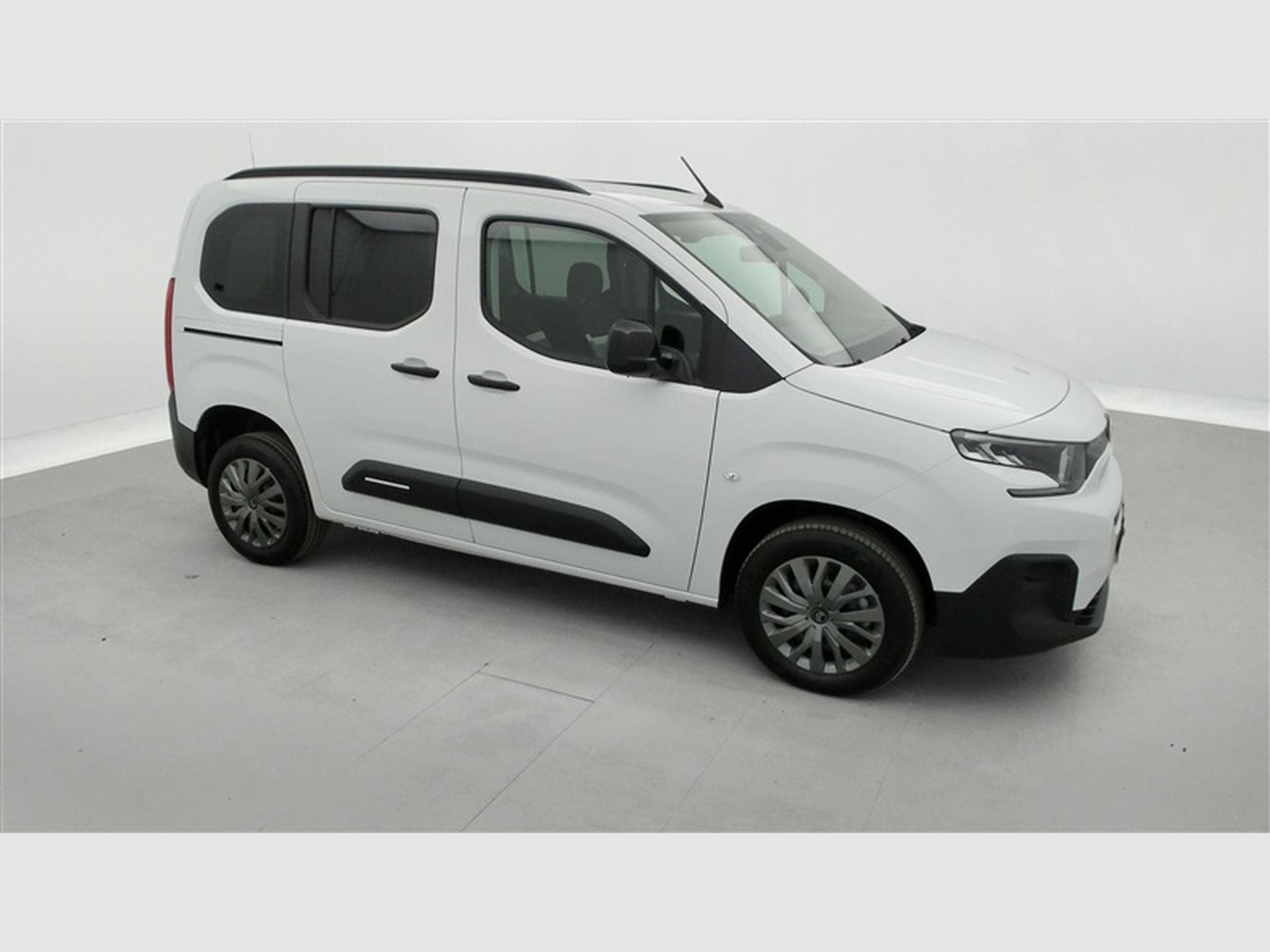 Citroen Berlingo 1.5 HDi Multispace CARPLAY / FULL LED / CAMERA / JA 16" (2026) - Photo 24
