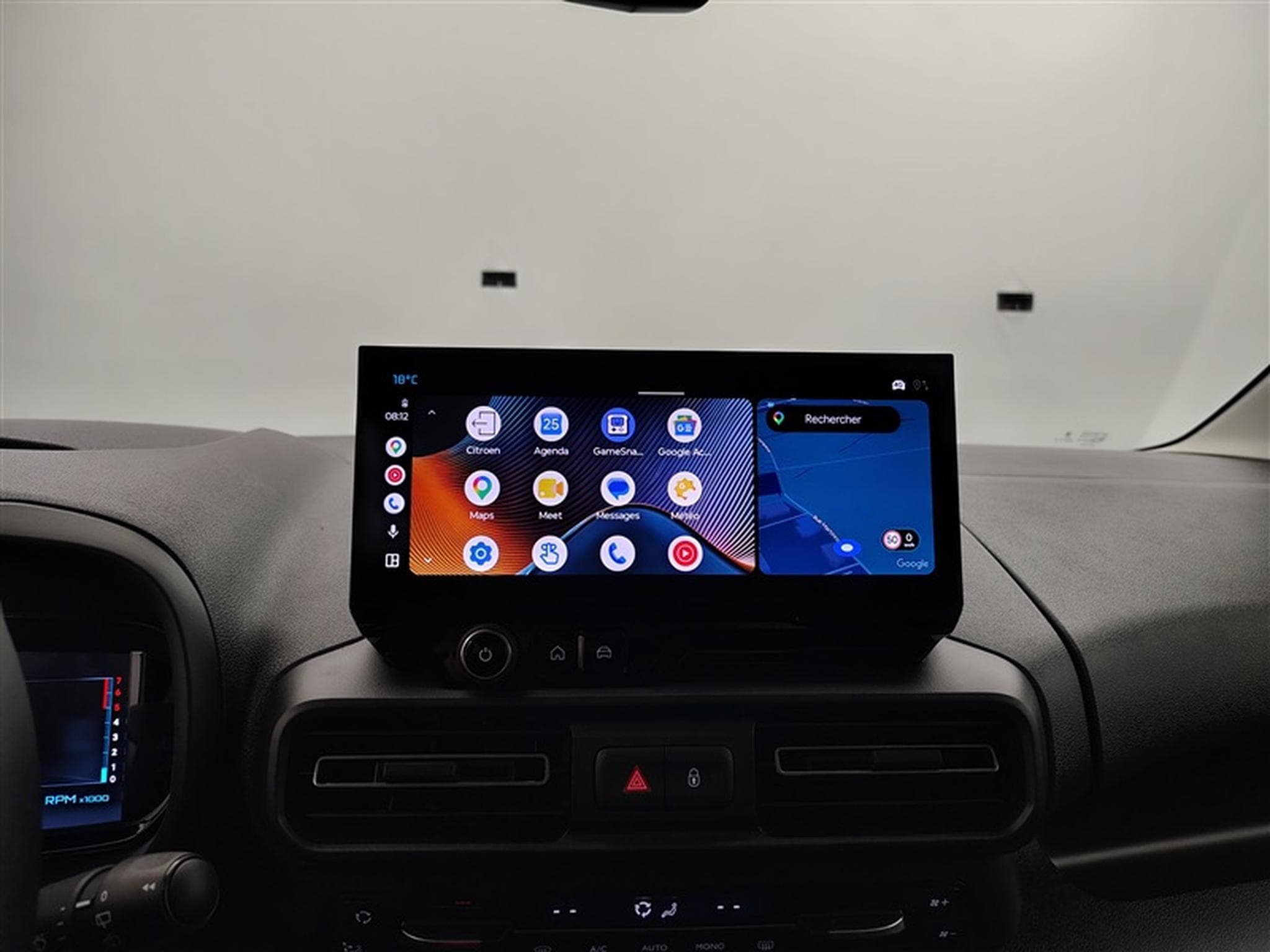 Citroen Berlingo 1.5 HDi Multispace CARPLAY / FULL LED / CAMERA / JA 16" (2026) - Photo 21