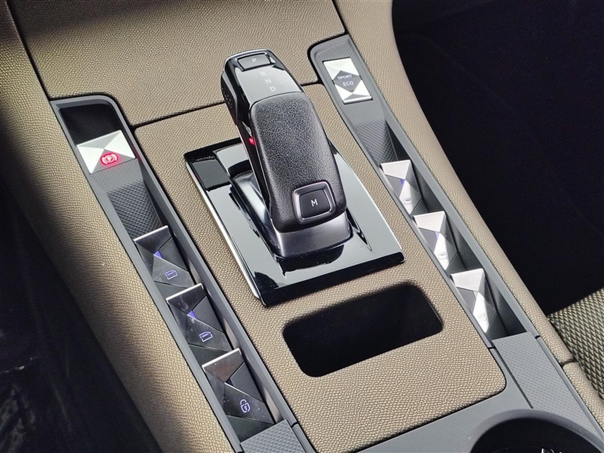 DS Automobiles DS7 1.2 PureTech 130cv EAT8 SoChic NAVI / CAMERA / CARPLAY (2021) - Photo 12