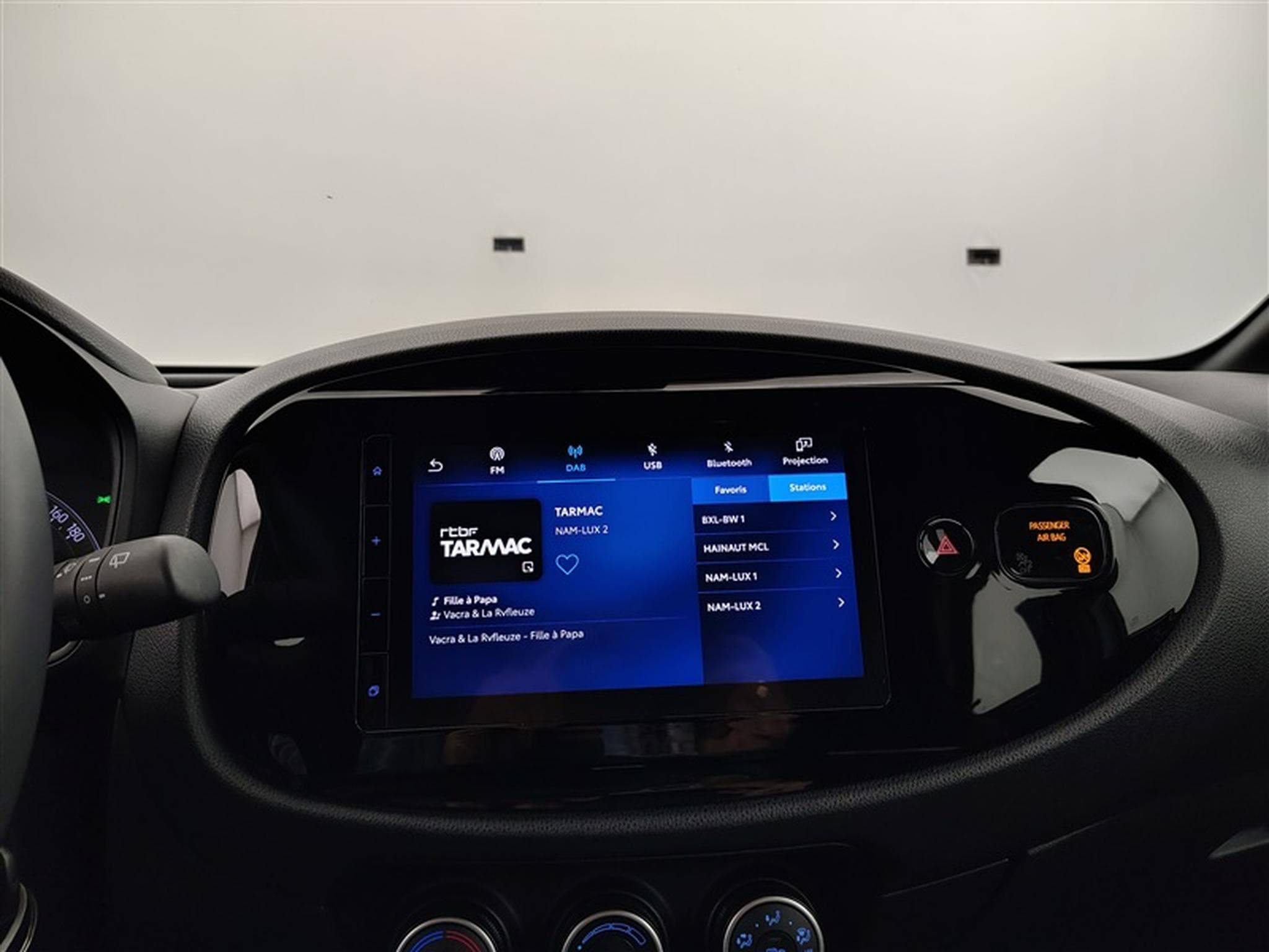 Toyota Aygo 1.0i CVT OLAY HD Clim/ CarPlay / Céméra / ... (2025) - Photo 11
