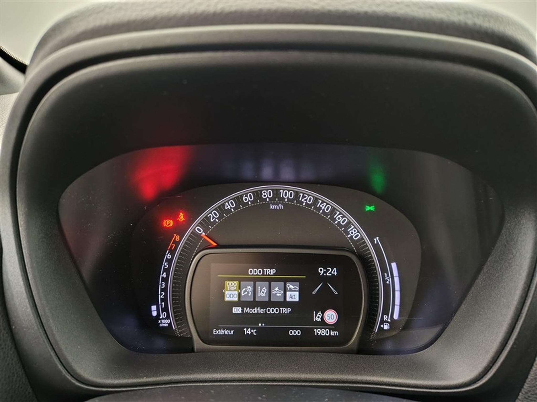 Toyota Aygo 1.0i CVT OLAY HD Clim/ CarPlay / Céméra / ... (2025) - Photo 10