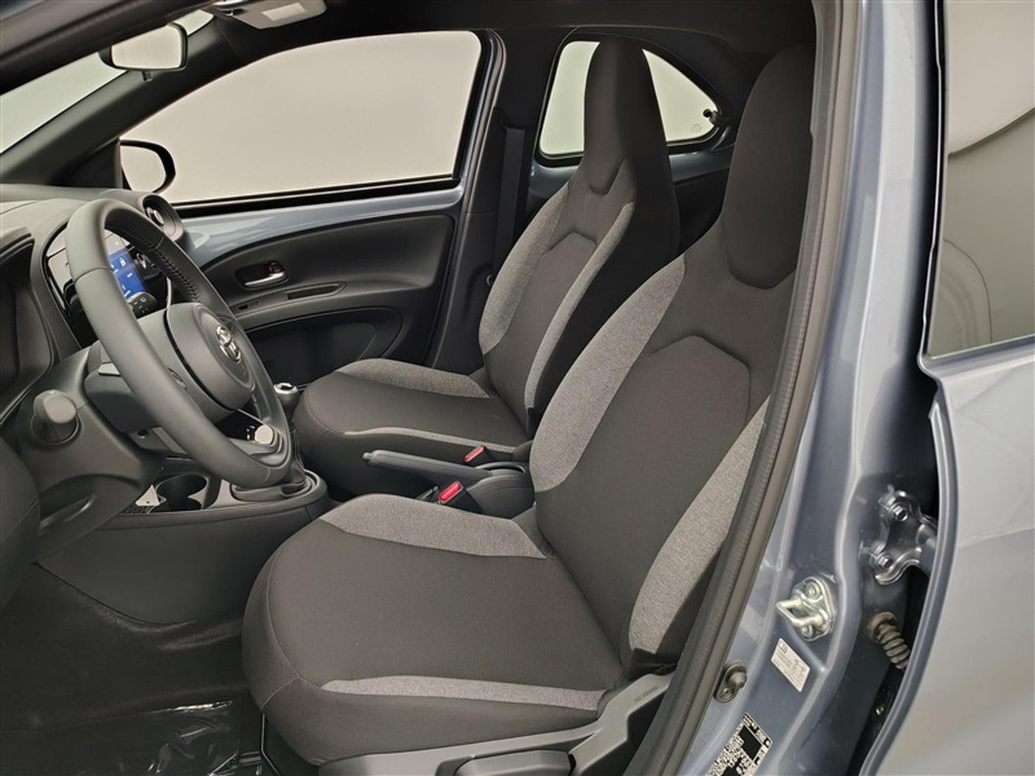 Toyota Aygo 1.0i CVT OLAY HD Clim/ CarPlay / Céméra / ... (2025) - Photo 7