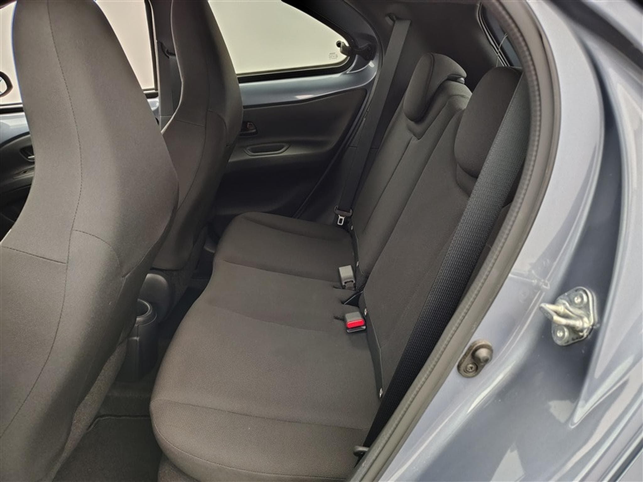 Toyota Aygo 1.0i CVT OLAY HD Clim/ CarPlay / Céméra / ... (2025) - Photo 13