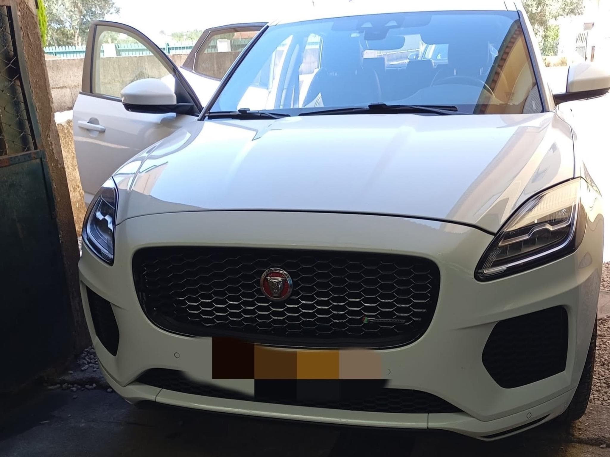 Jaguar E-Pace R-Dynamic 180cv (2019) - Photo 1