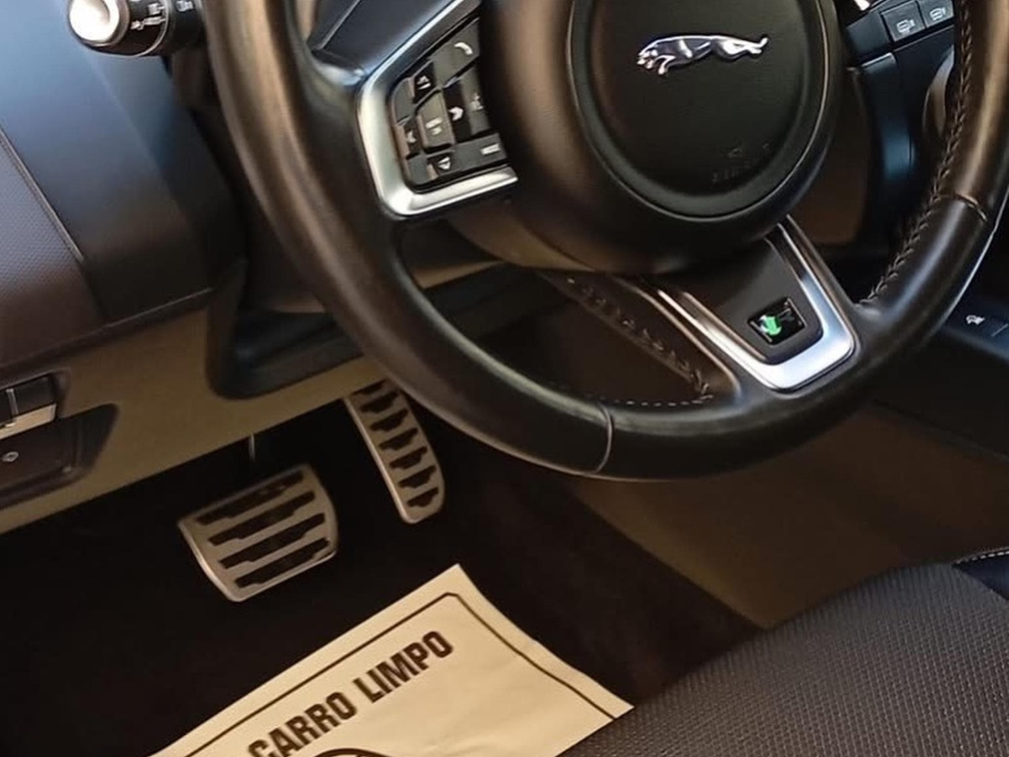 Jaguar E-Pace R-Dynamic 180cv (2019) - Photo 2