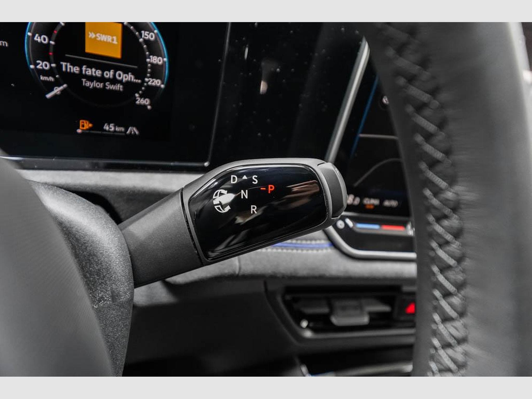 VW Tiguan 2,0 TDI DSG (2025) - Photo 11