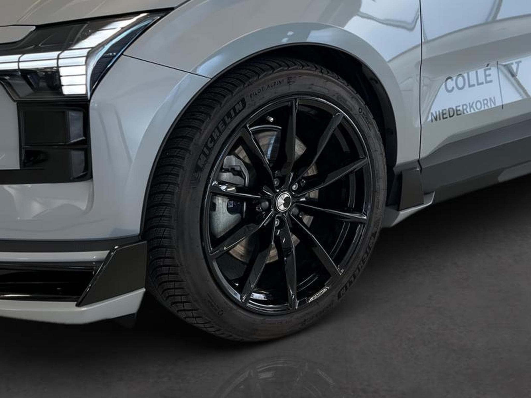 Volvo EX30 Twin motor performance avec kit HEICO (2025) - Photo 6