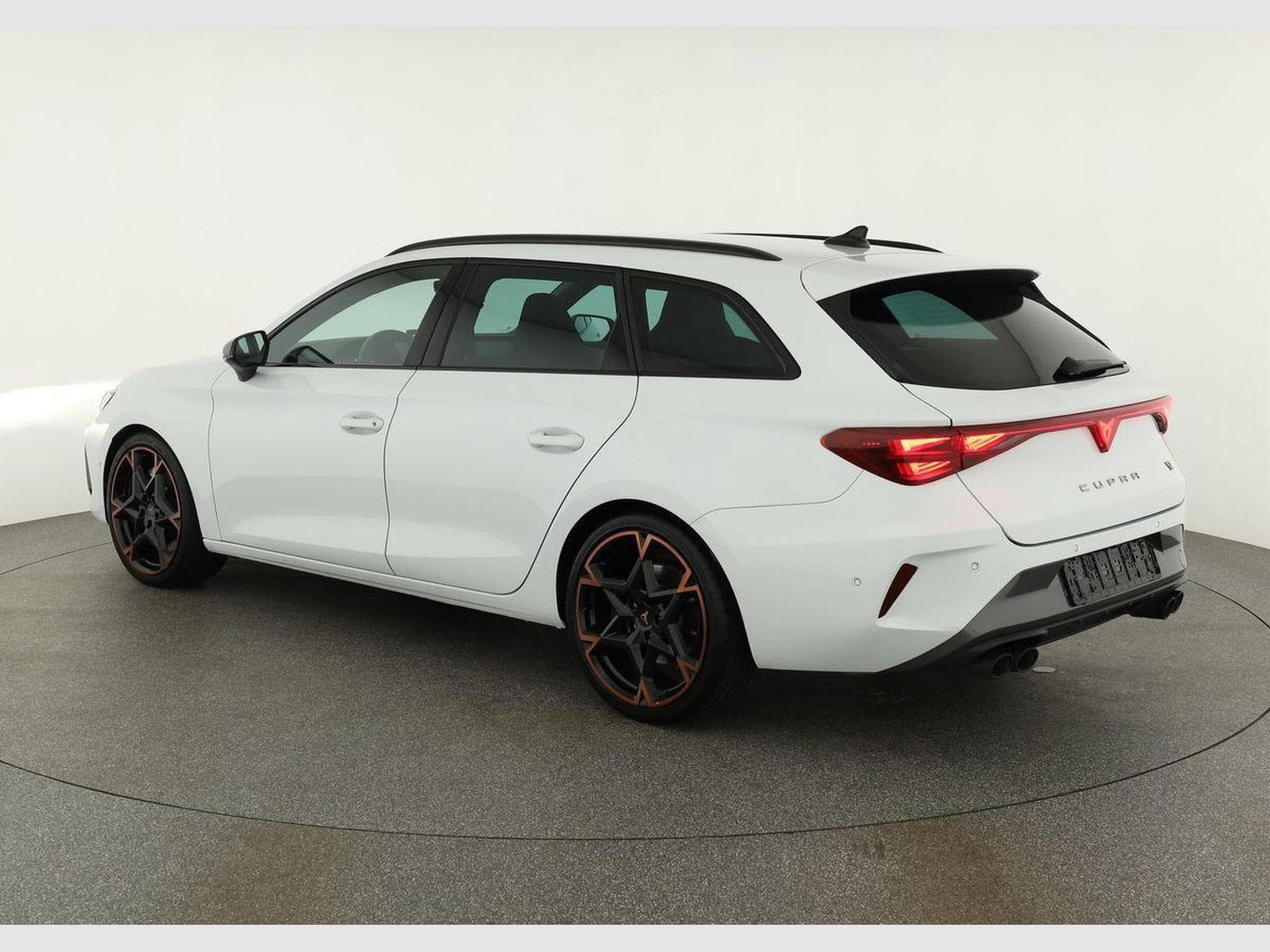 Cupra Leon 2.0 TSI 245 kW 4Drive VZ (2025) - Photo 3