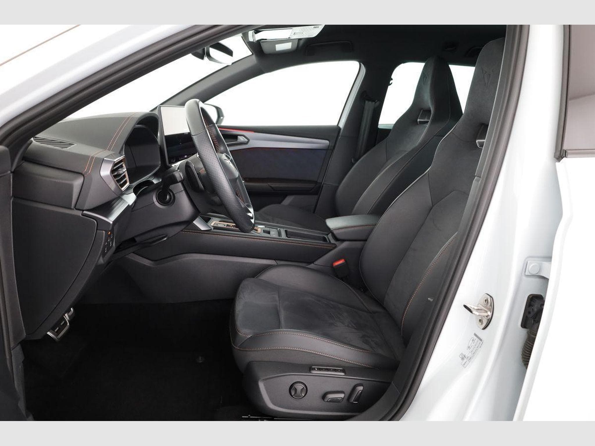 Cupra Leon 2.0 TSI 245 kW 4Drive VZ (2025) - Photo 9