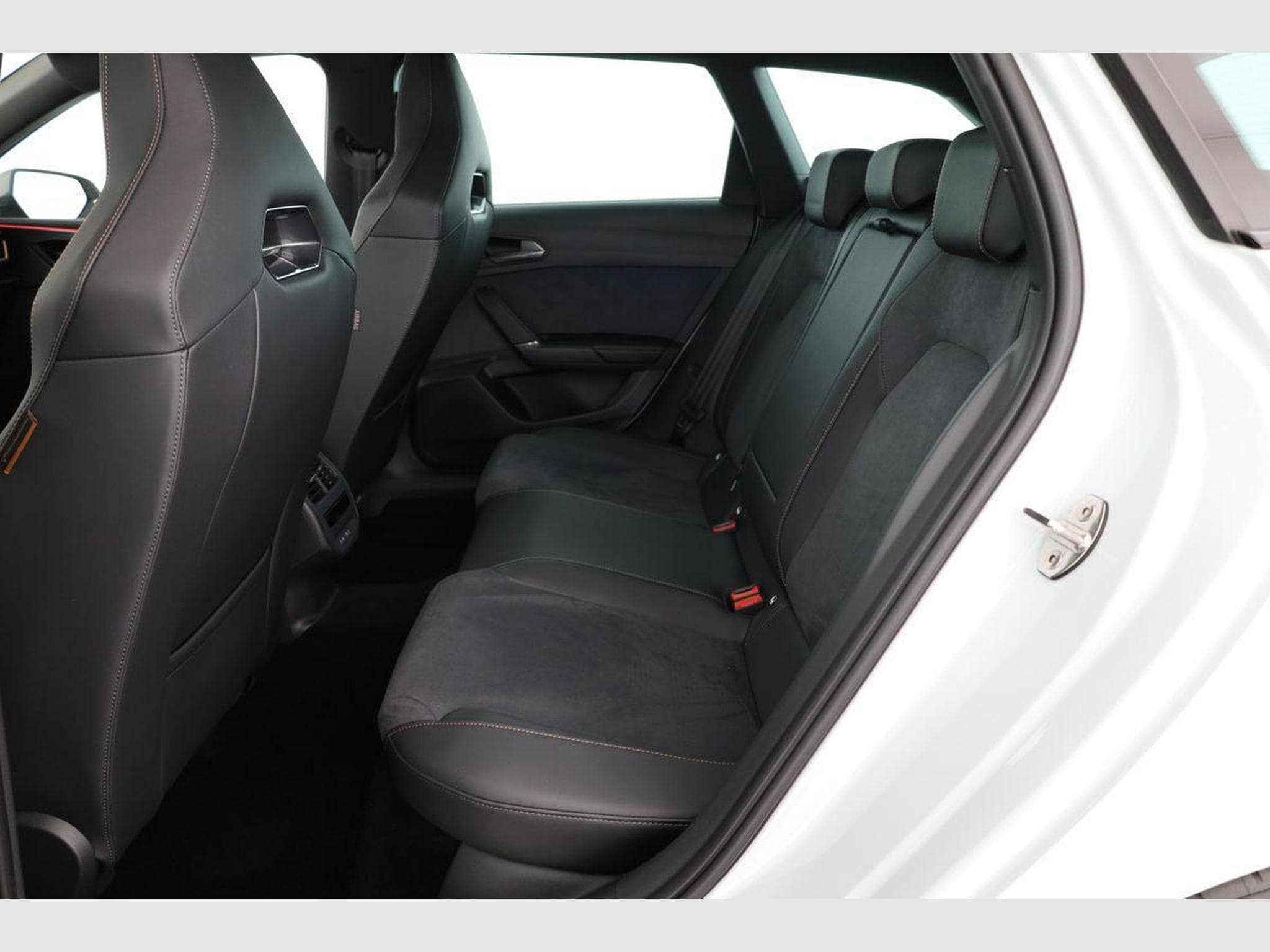 Cupra Leon 2.0 TSI 245 kW 4Drive VZ (2025) - Photo 10