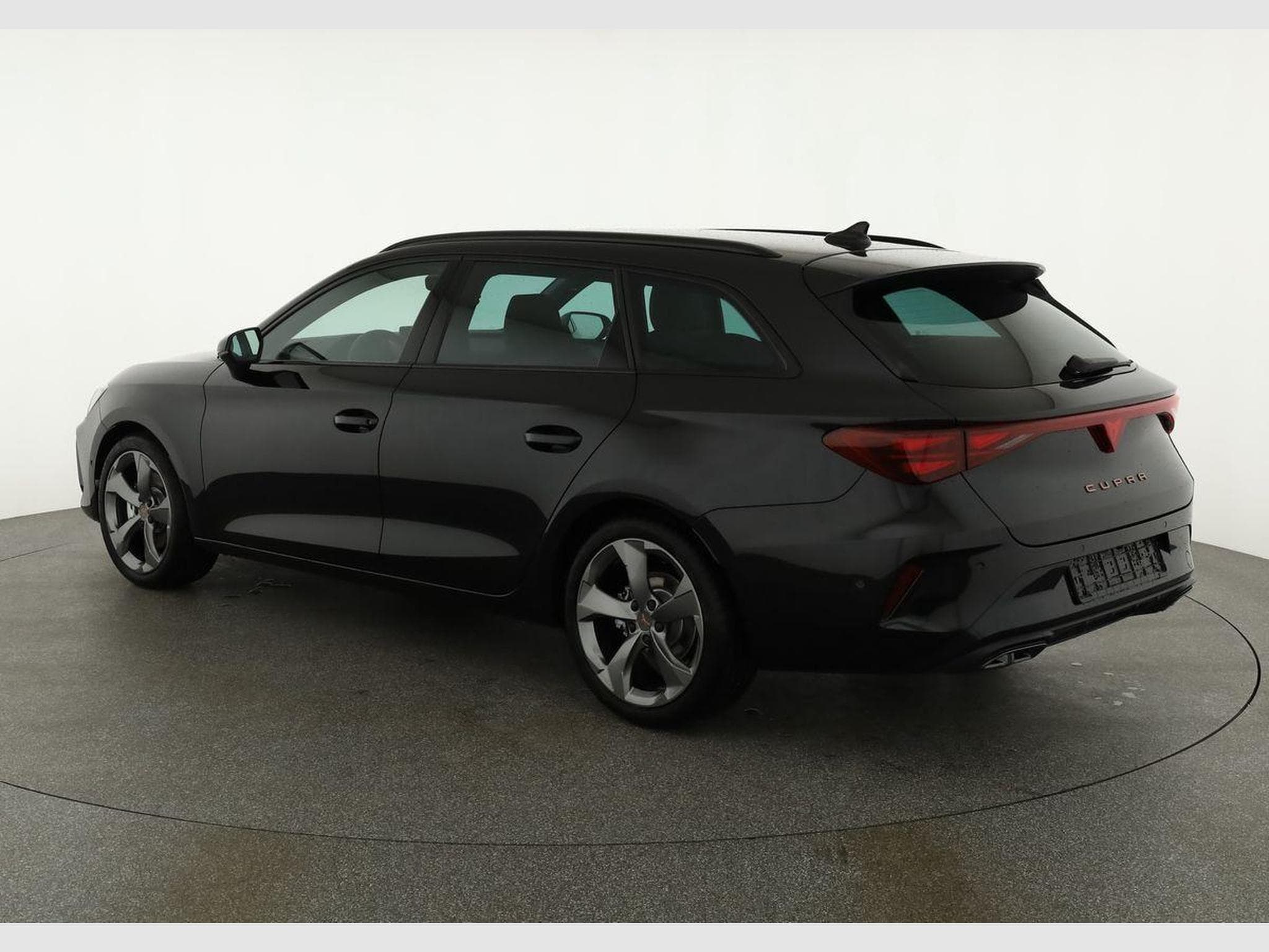 Cupra Leon 2.0 TSI 150 kW 4Drive (2026) - Photo 3