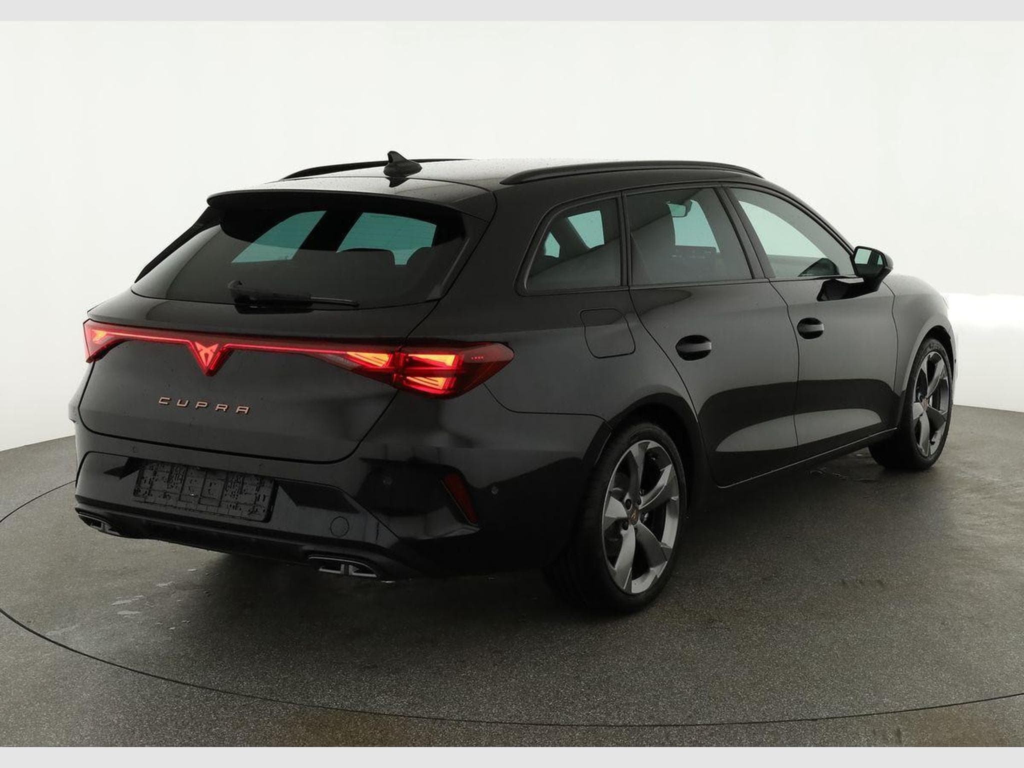 Cupra Leon 2.0 TSI 150 kW 4Drive (2026) - Photo 2