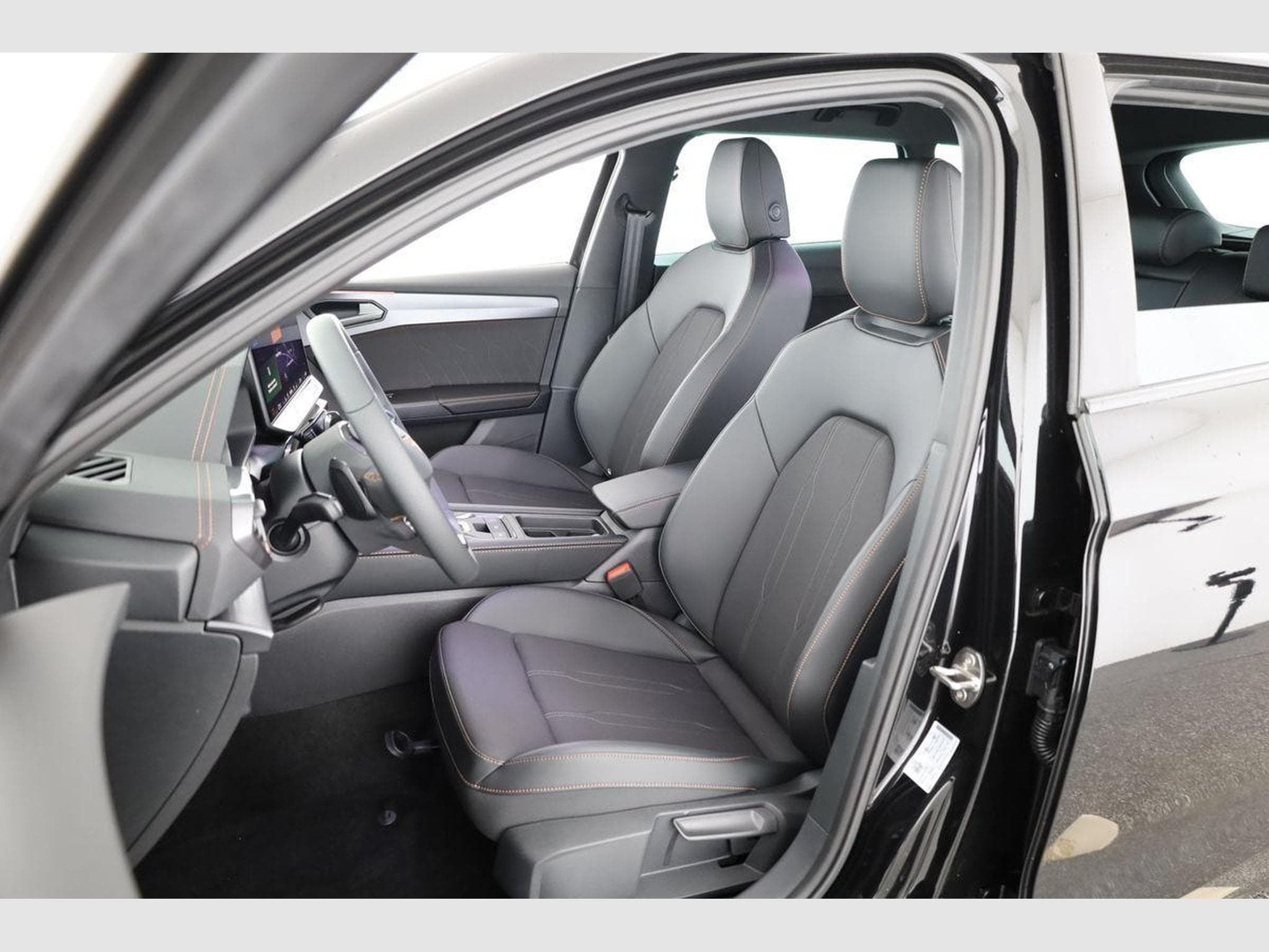 Cupra Leon 2.0 TSI 150 kW 4Drive (2026) - Photo 9