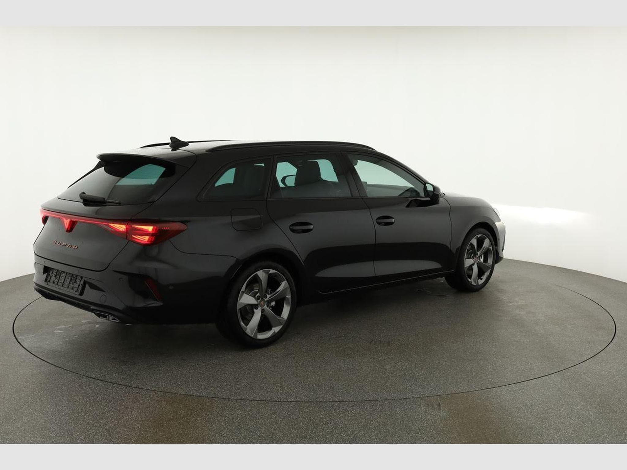 Cupra Leon 2.0 TSI 150 kW 4Drive (2026) - Photo 19