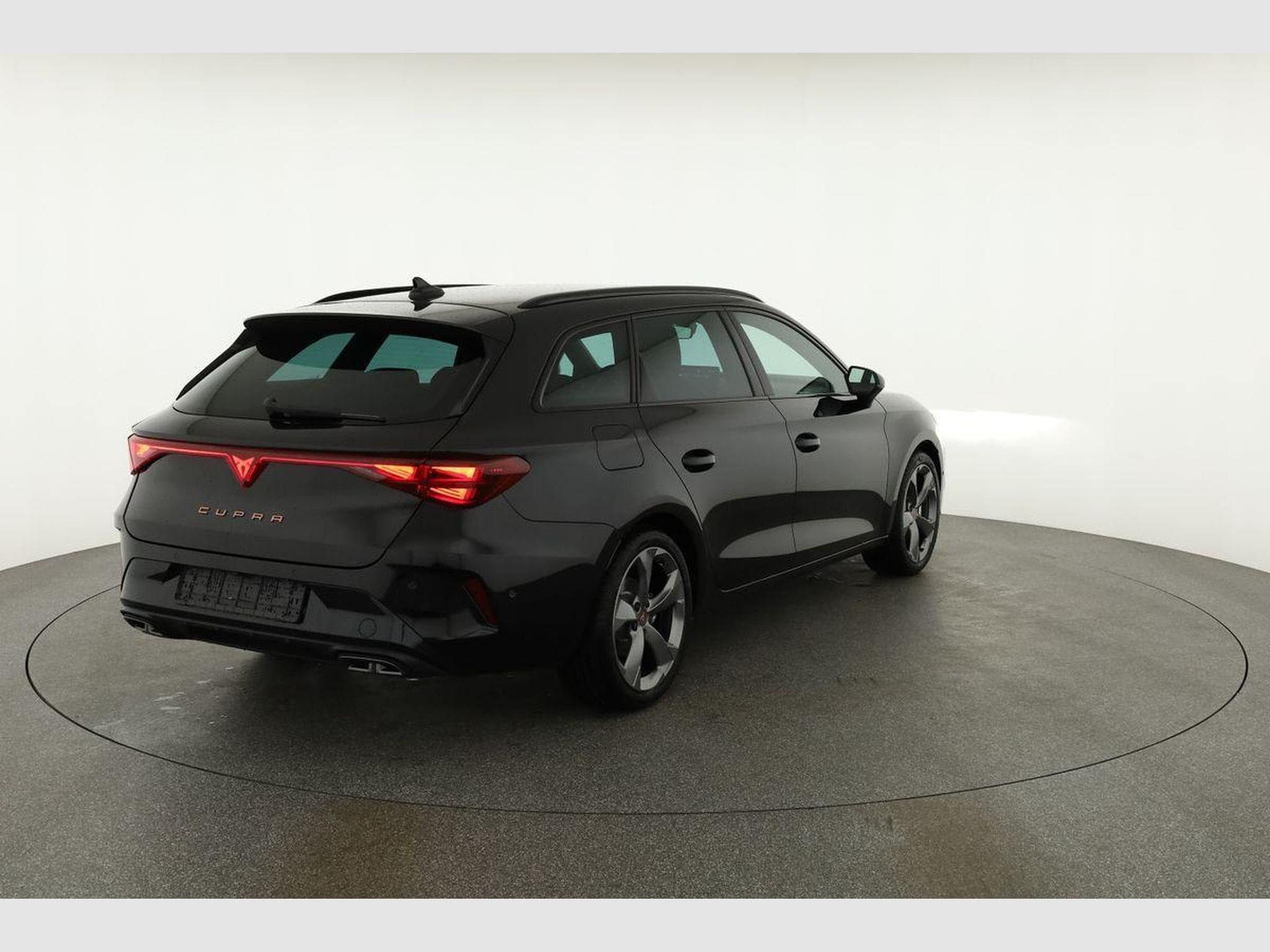 Cupra Leon 2.0 TSI 150 kW 4Drive (2026) - Photo 18