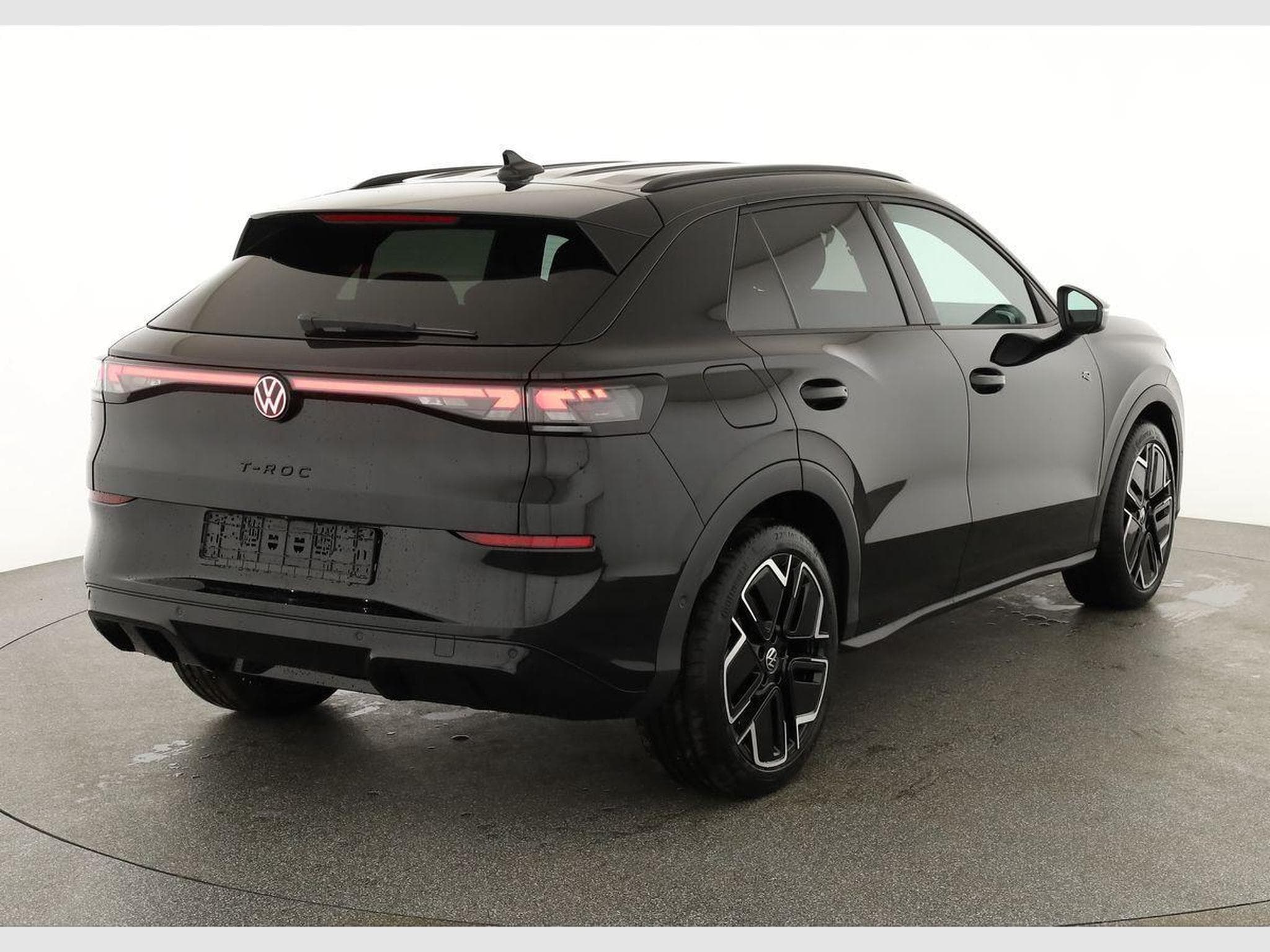 VW T-Roc 1.5 eTSI 110 kW R-Line (2026) - Photo 2