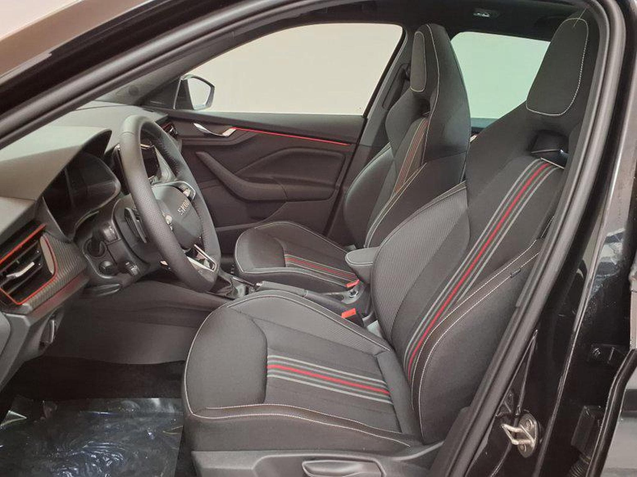Skoda Kamiq Monte Carlo 1.5 TSI 7-Gang-DSG (2026) - Photo 9