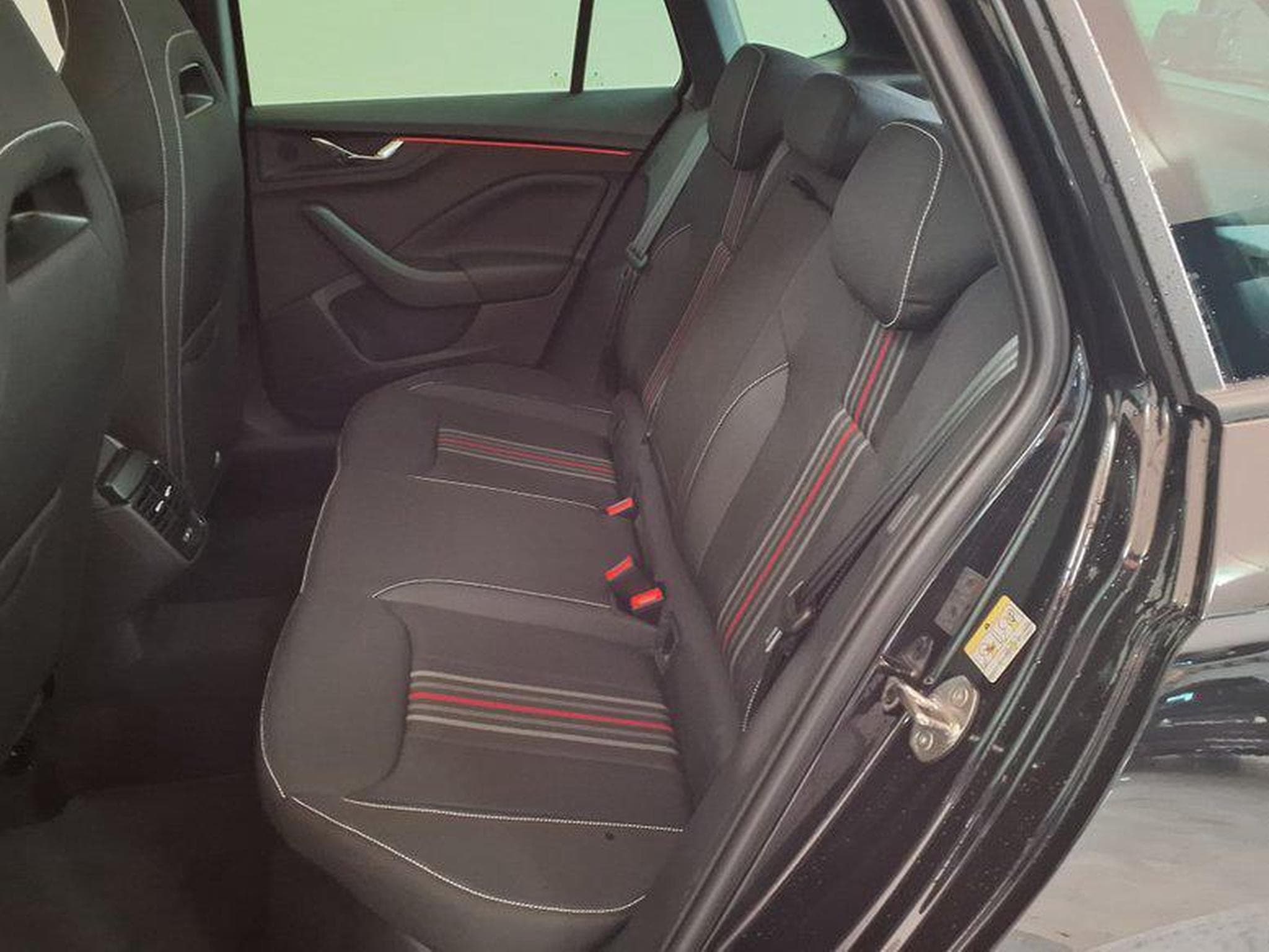 Skoda Kamiq Monte Carlo 1.5 TSI 7-Gang-DSG (2026) - Photo 10