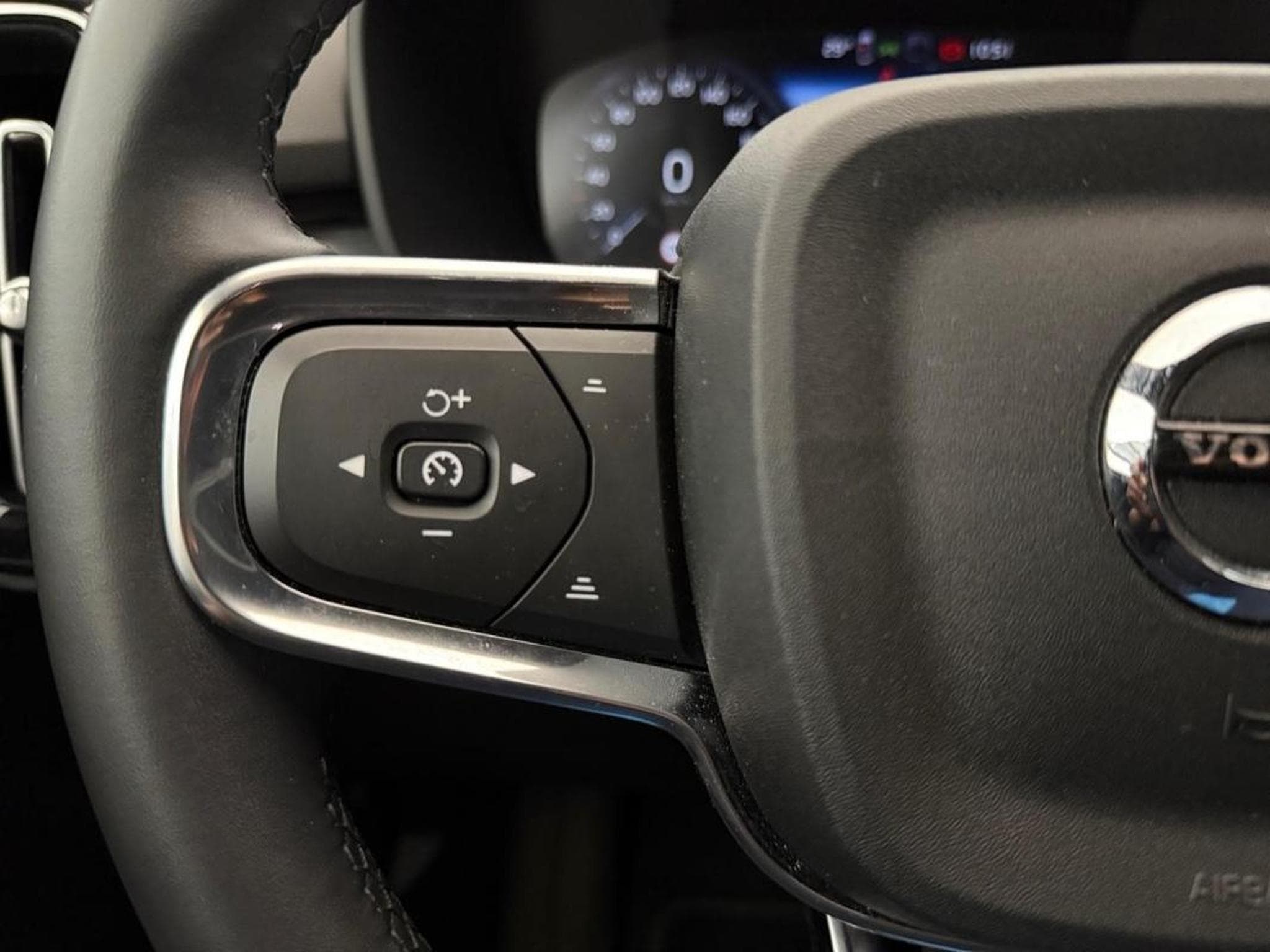 Volvo XC40 -44% 1.5 129ch Core (2024) - Photo 15