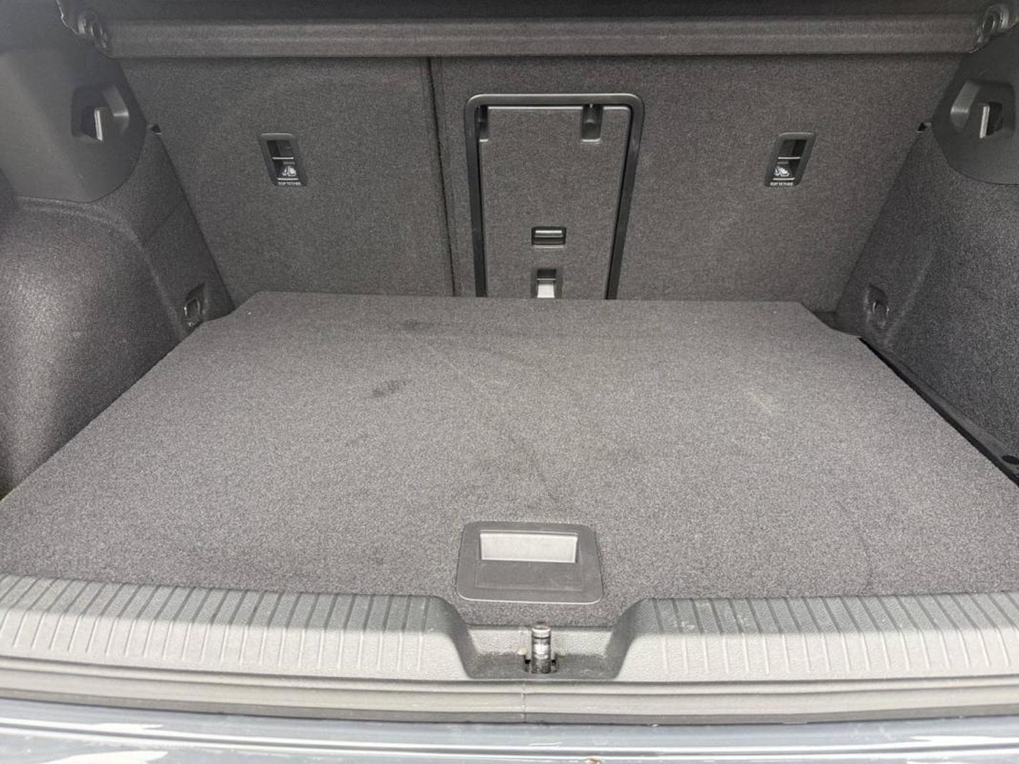 VW Golf -30% VIII 1.5 eTSI R-Line 150Ch (2024) - Photo 21