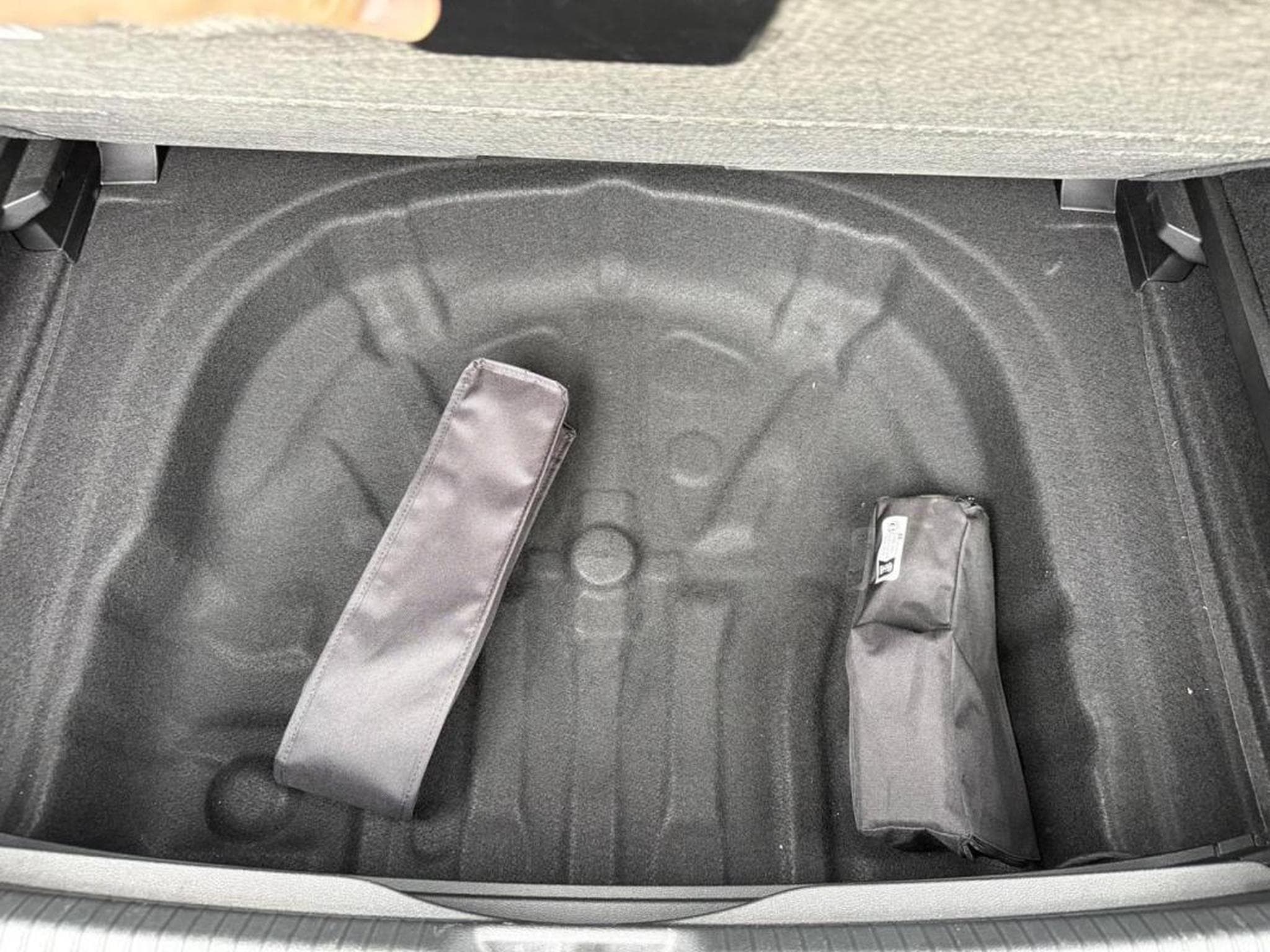 VW Golf -30% VIII 1.5 eTSI R-Line 150Ch (2024) - Photo 22