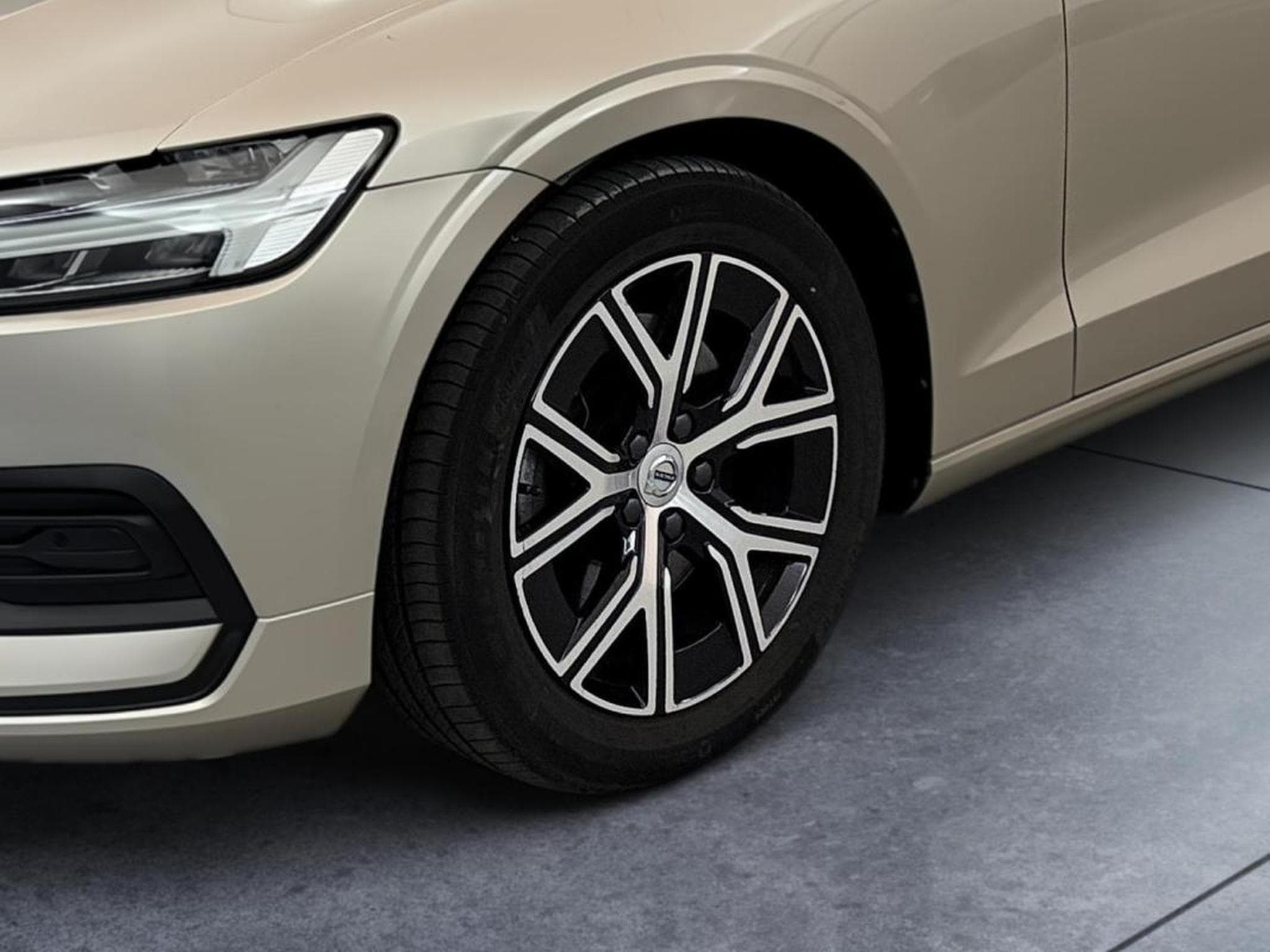Volvo S60 -49% 2.0 MHEV 197ch Core (2024) - Photo 6