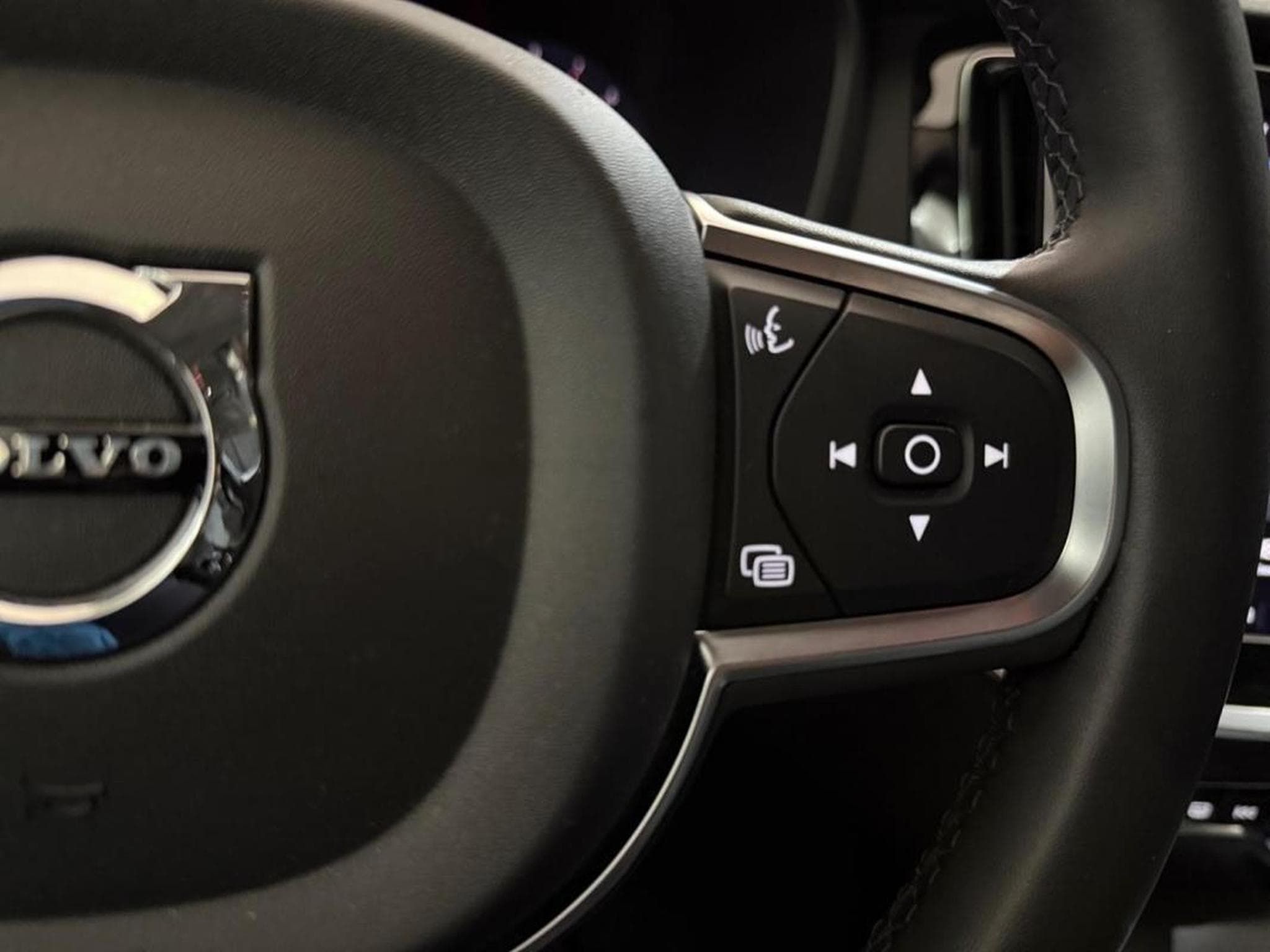 Volvo S60 -49% 2.0 MHEV 197ch Core (2024) - Photo 12