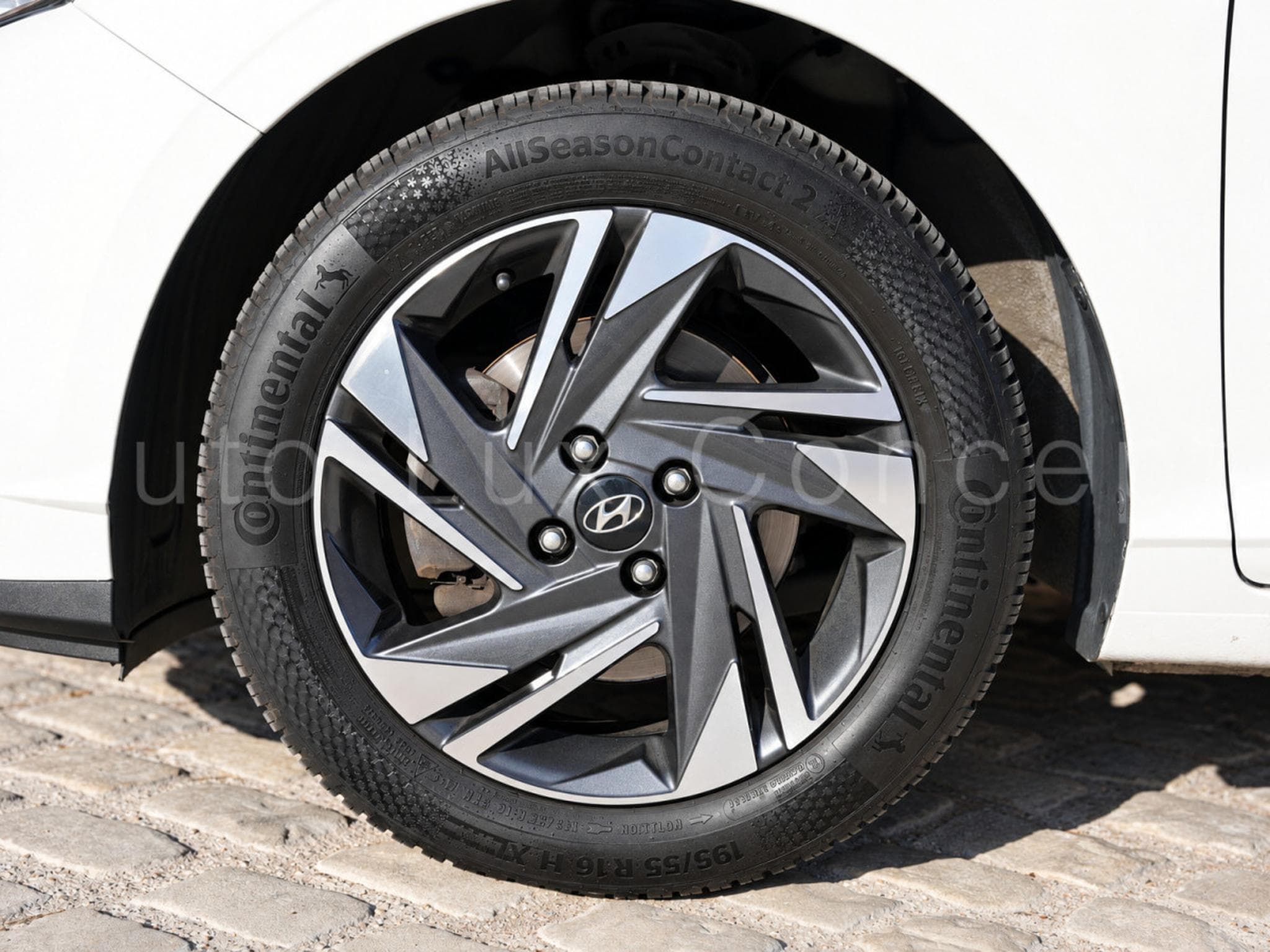 Hyundai i20 1.0 T-GDi 100 48V Hybrid TECHNO 6iMT (2021) - Photo 10