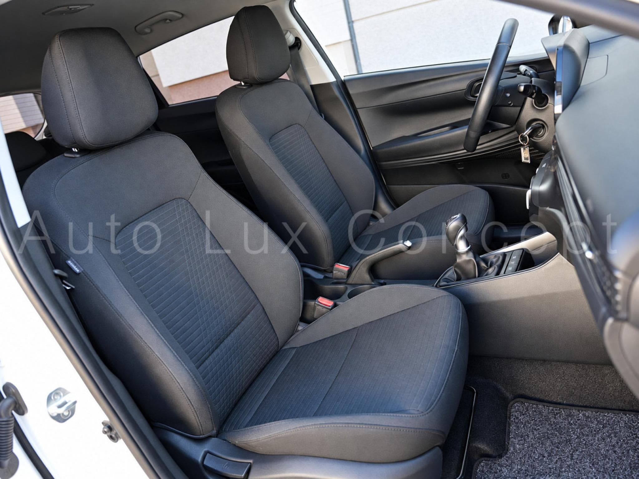 Hyundai i20 1.0 T-GDi 100 48V Hybrid TECHNO 6iMT (2021) - Photo 27