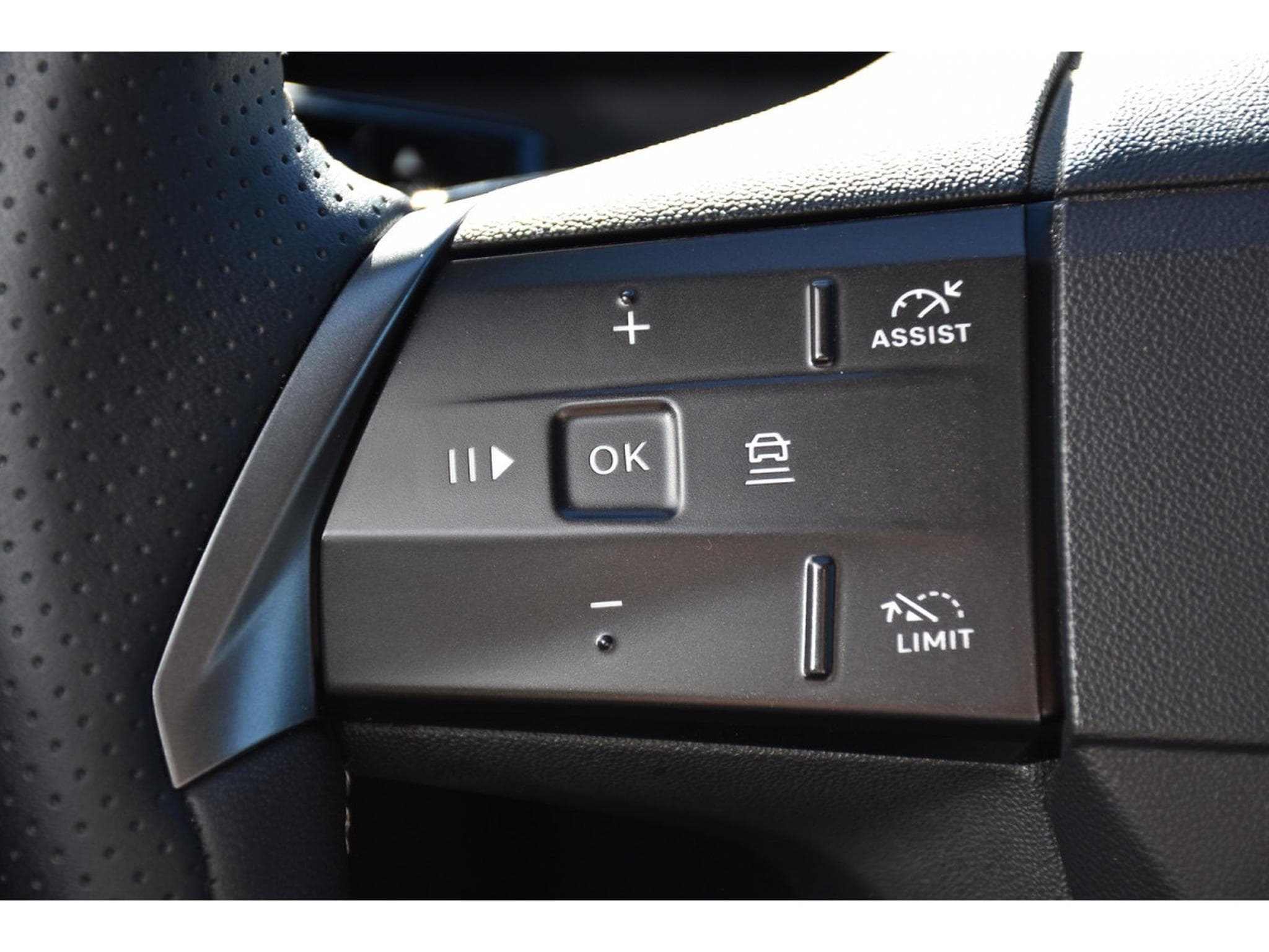 Opel Grandland 1.2 Hybrid 145 e-DCT6 GS ACC ANGLE MORT HUD CAM360 1° MAIN (2025) - Photo 23