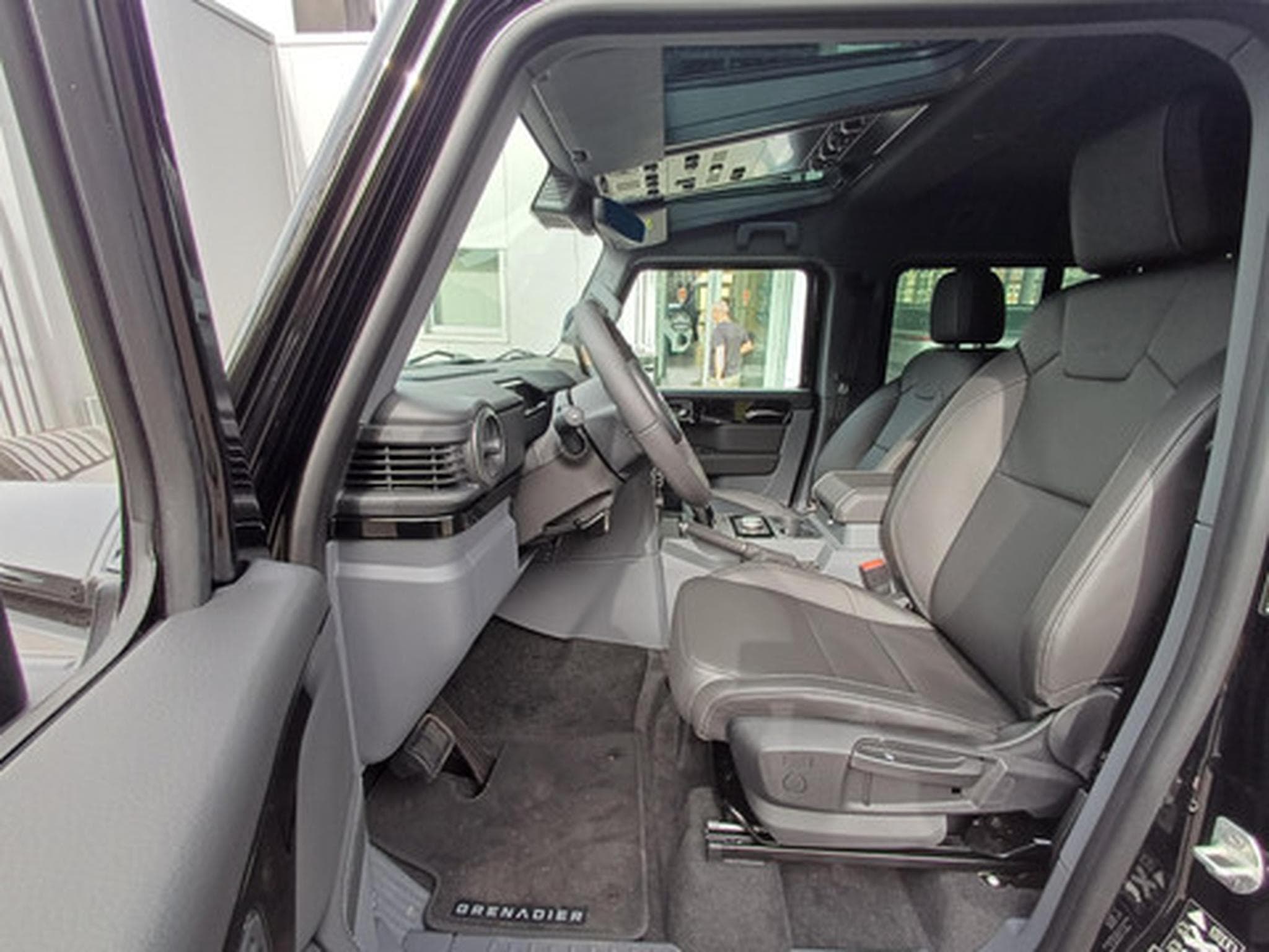Ineos Grenadier Station Wagon 5 St 3.0L Turbo Petrol BLACK EDITION (2026) - Foto 8