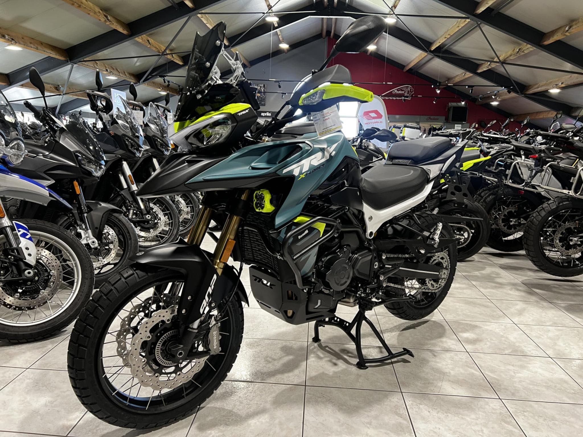 Benelli TRK 902 XPLORER (2026) - Photo 2