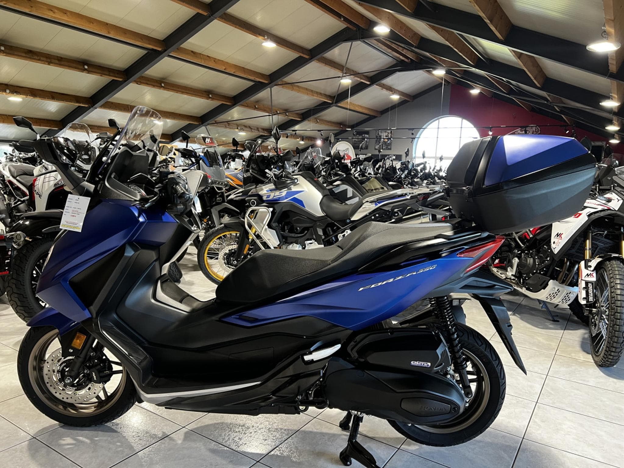 Honda Forza 350 (2023) - Foto 4