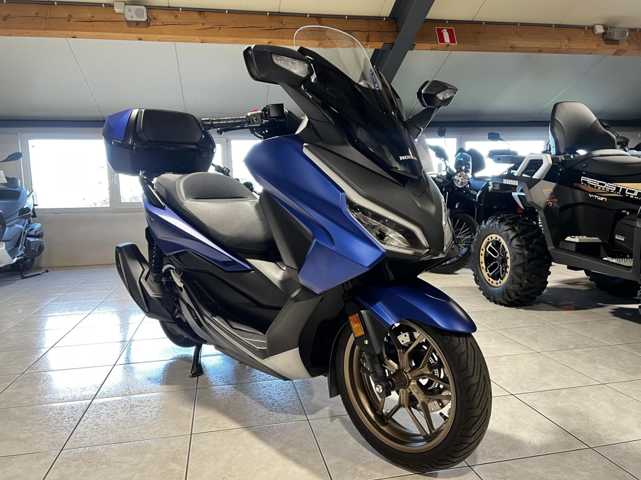 Honda Forza 350 (2023) - Foto 8