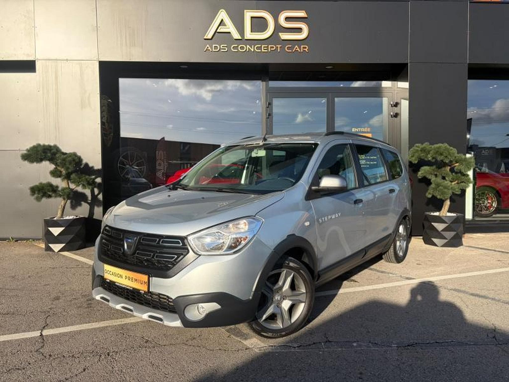 Dacia Lodgy Stepway 1.3 130ch/Camera/PDC/GPS (2021) - Photo 2