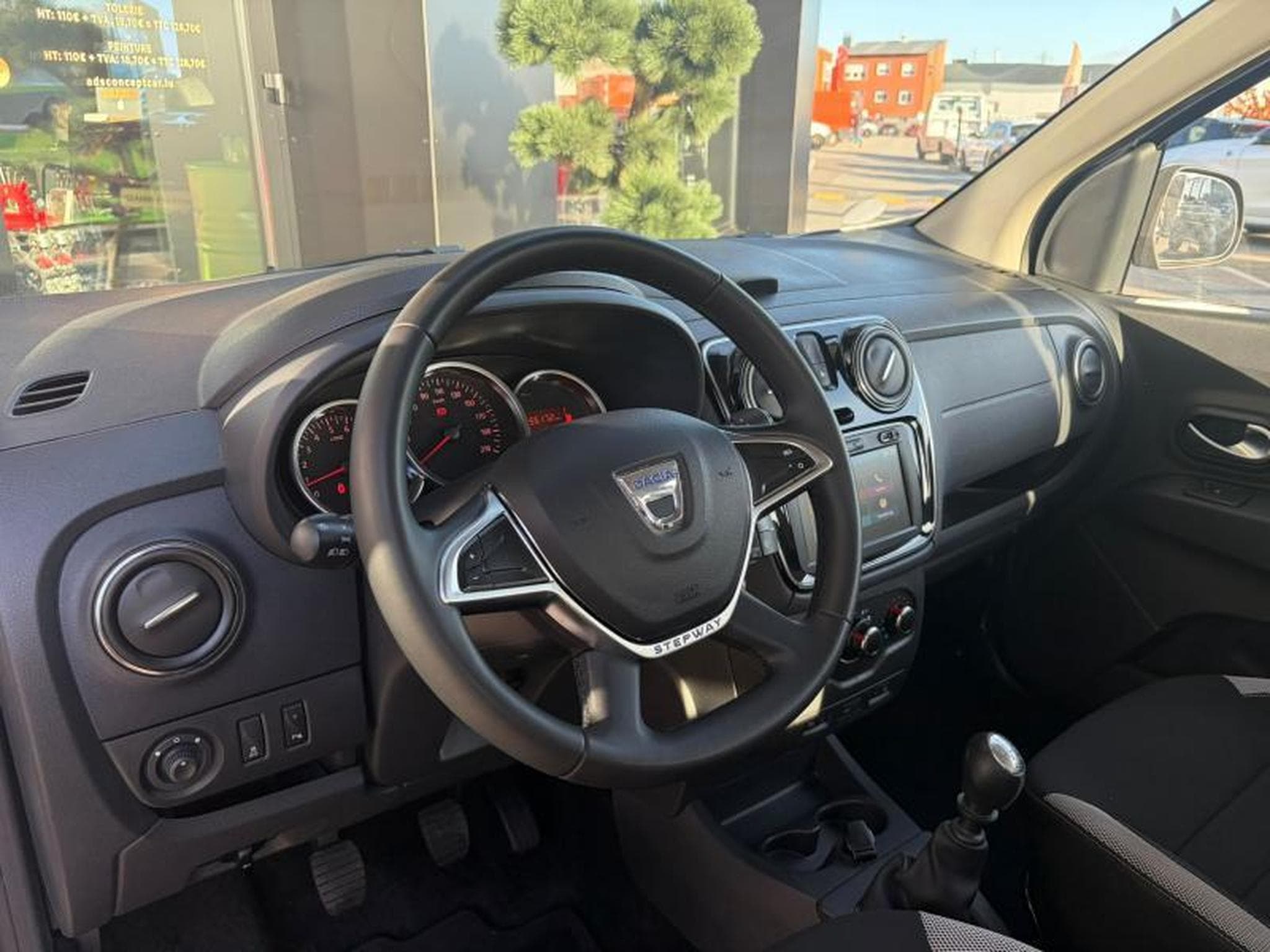 Dacia Lodgy Stepway 1.3 130ch/Camera/PDC/GPS (2021) - Photo 6