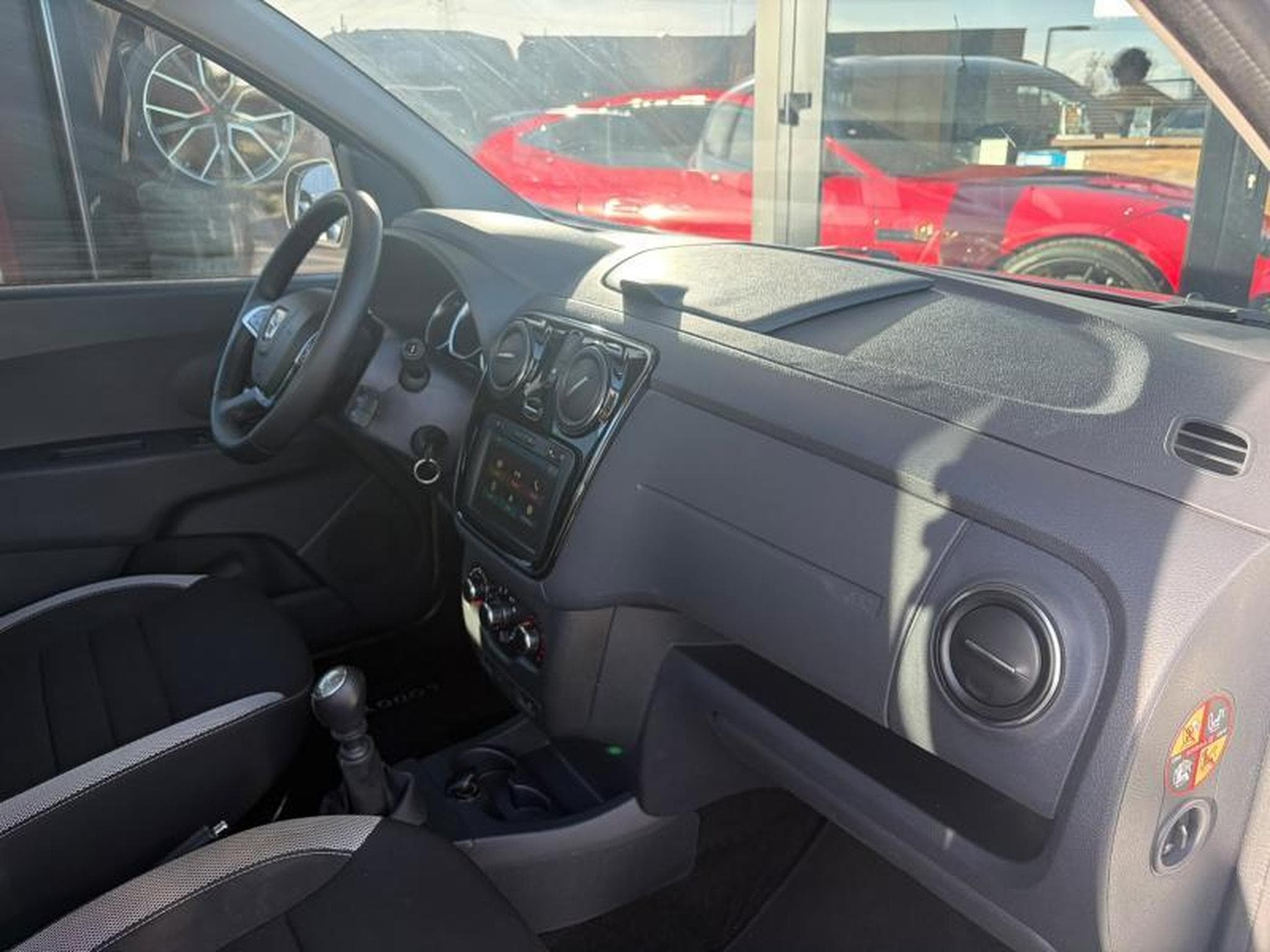 Dacia Lodgy Stepway 1.3 130ch/Camera/PDC/GPS (2021) - Photo 12