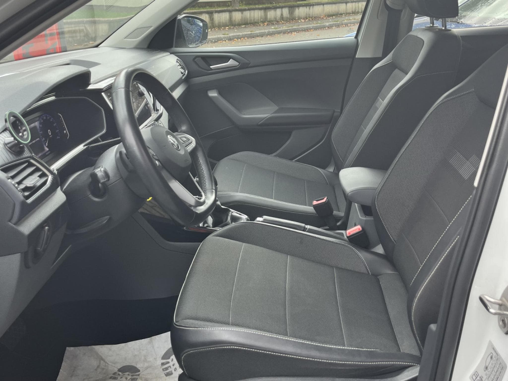 VW T-Cross 1.0 essence 116 DSG (2020) - Photo 9