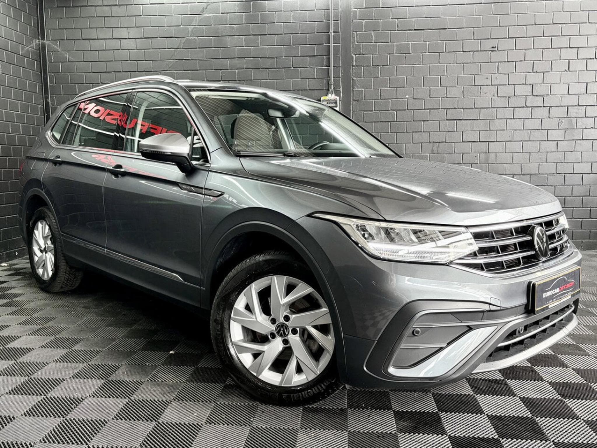 VW Tiguan Allspace Life 1.5 TSI 150 CV DSG7 *7 PLACES *ATTELAGE* *HAYO (2025) - Photo 3