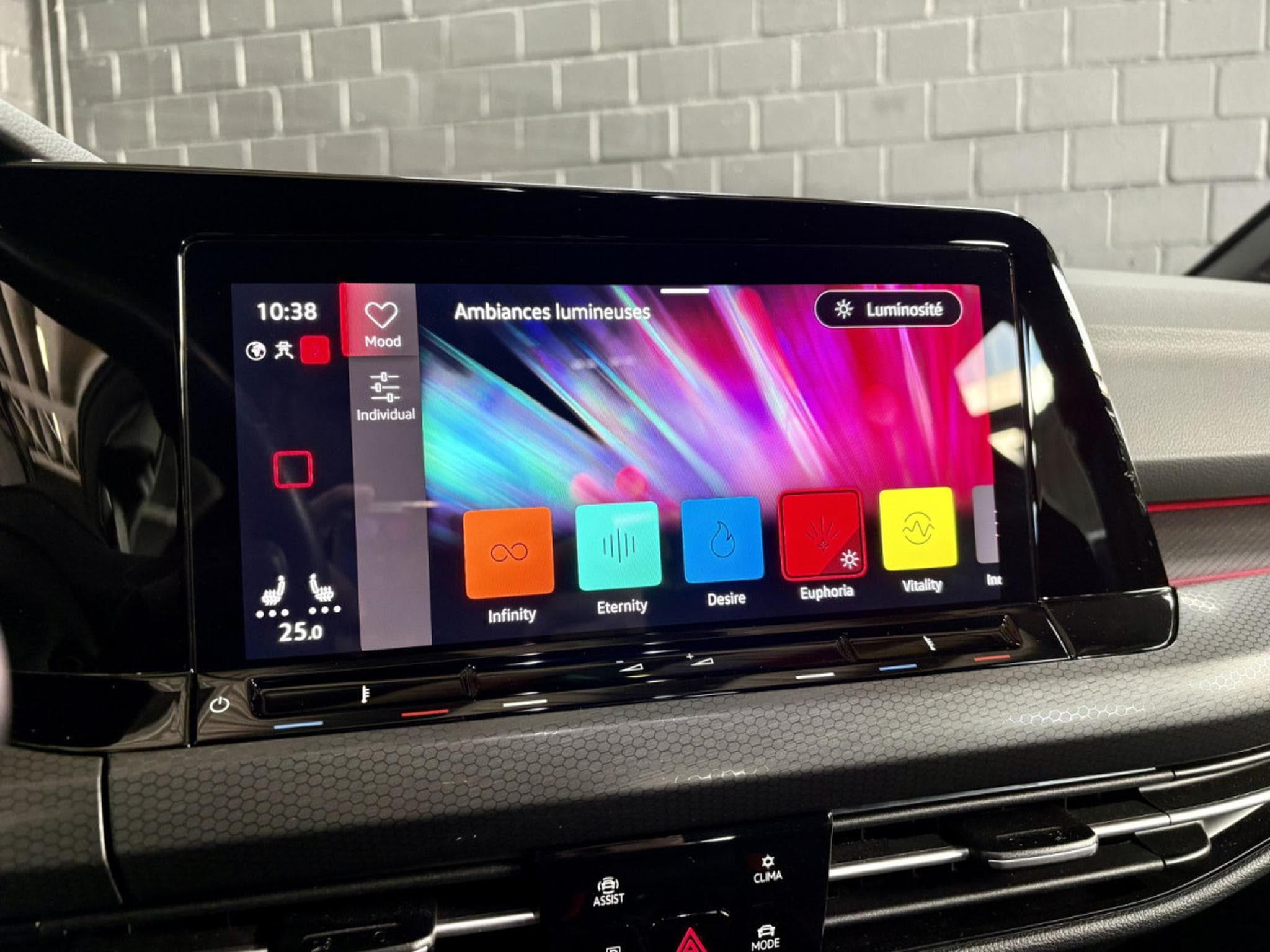 VW Golf GTI Clubsport 2.0 TSI 300 CV DSG7 *DCC *MATRIX* *CARPLAY* (2023) - Photo 17