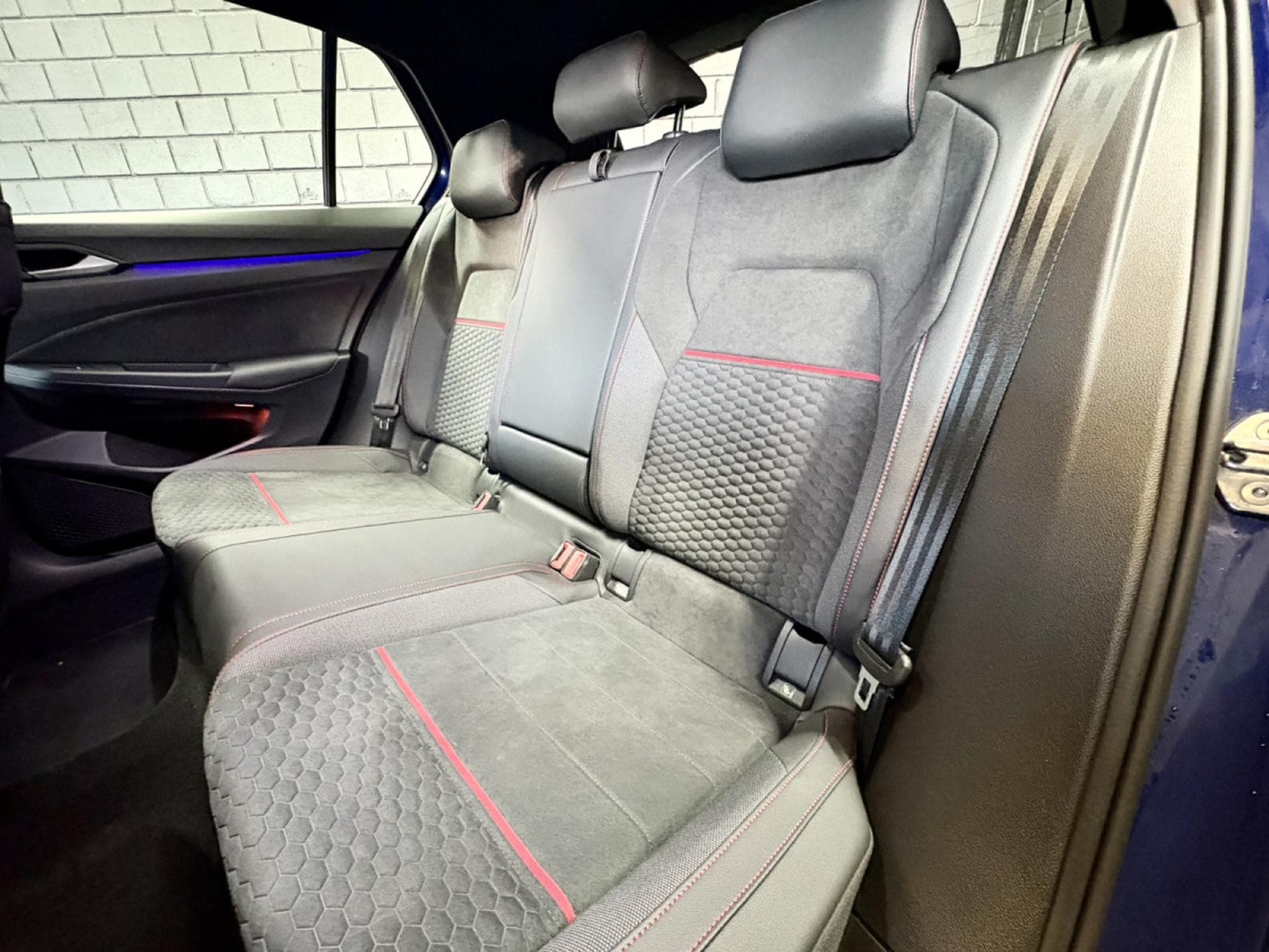 VW Golf GTI Clubsport 2.0 TSI 300 CV DSG7 *DCC *MATRIX* *CARPLAY* (2023) - Photo 21